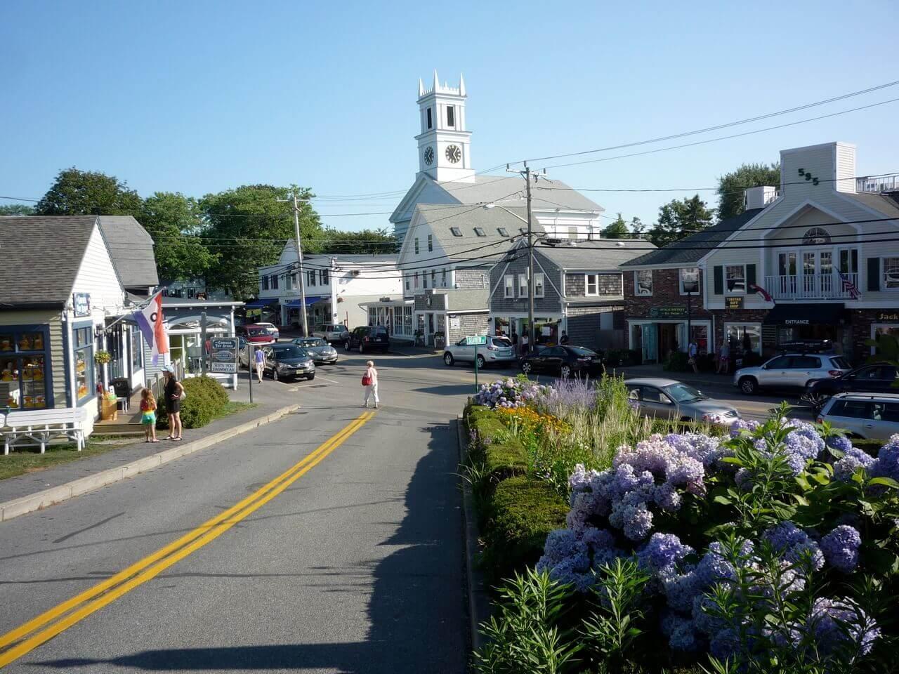 Chatham Lighthouse and coastal shoreline in Chatham, Massachusetts
