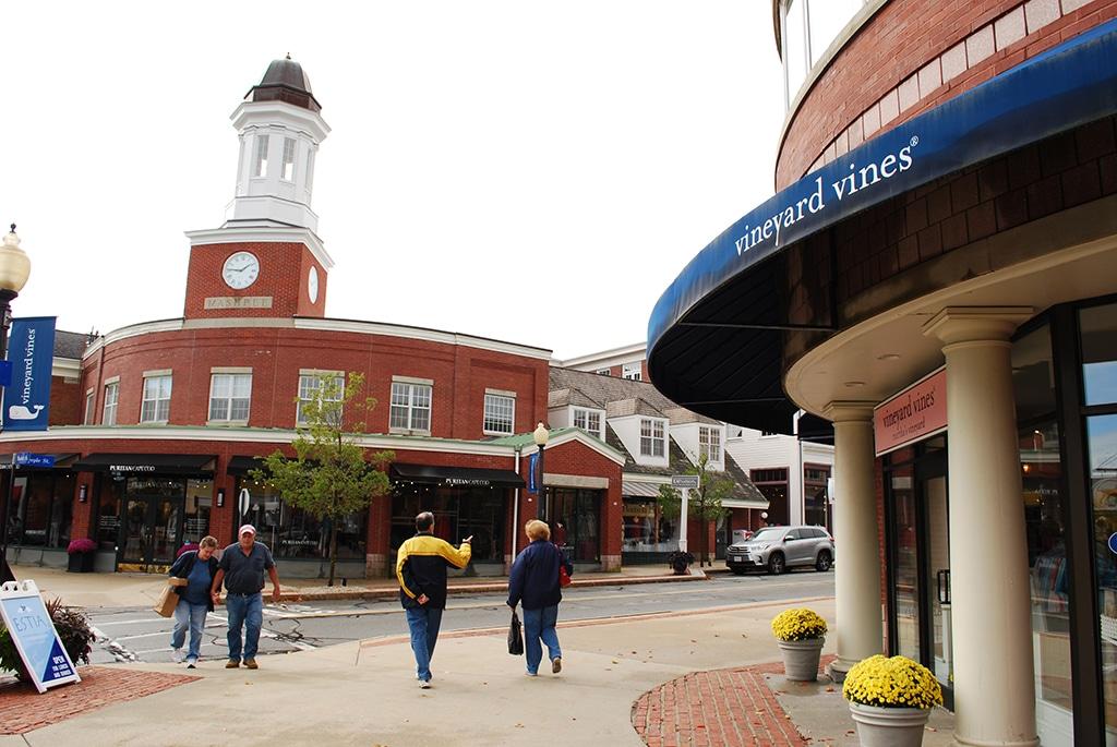 Mashpee Commons streetscape in Mashpee, Massachusetts