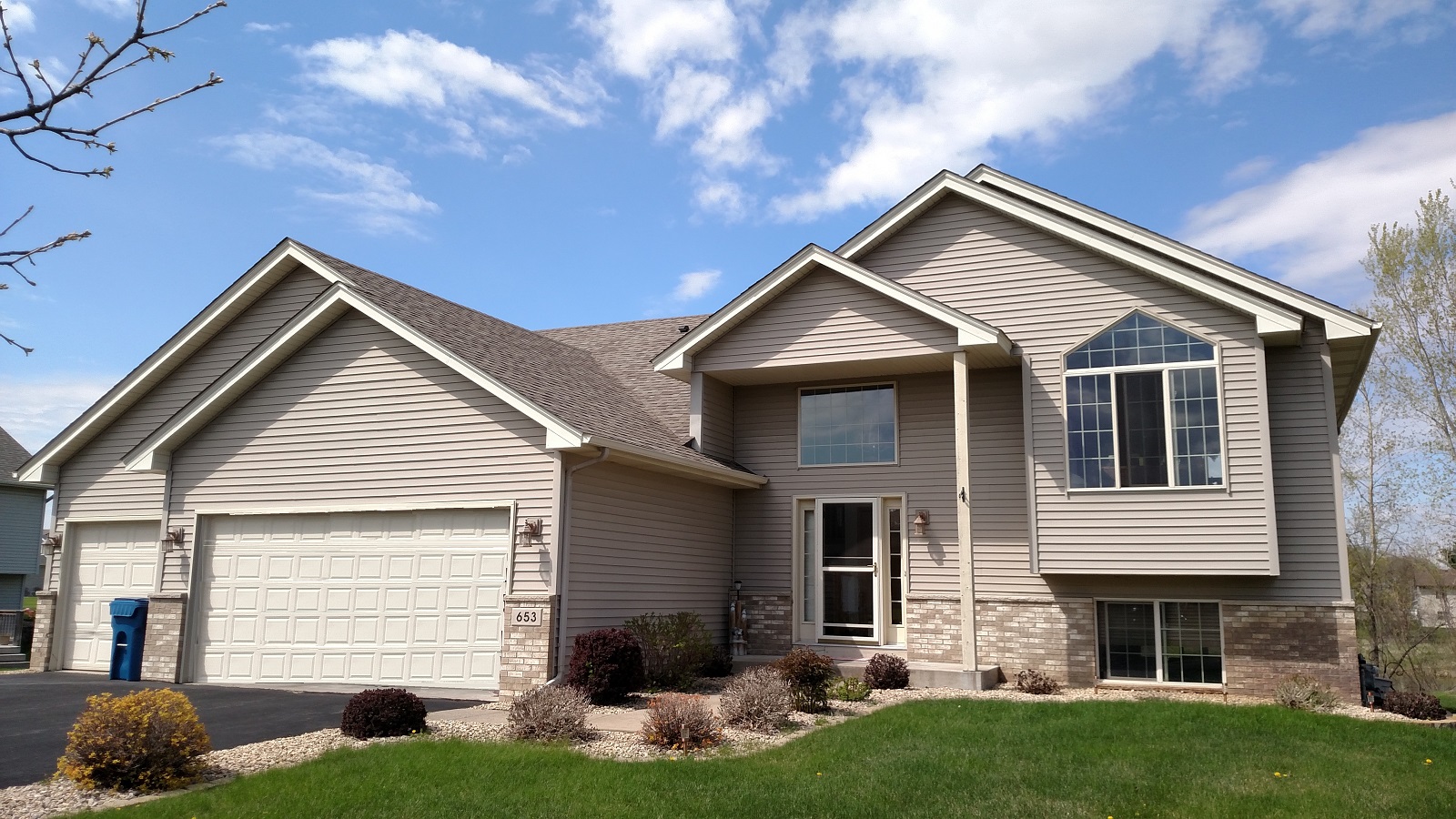  653 Highland Trail, Lino Lakes - FRONT