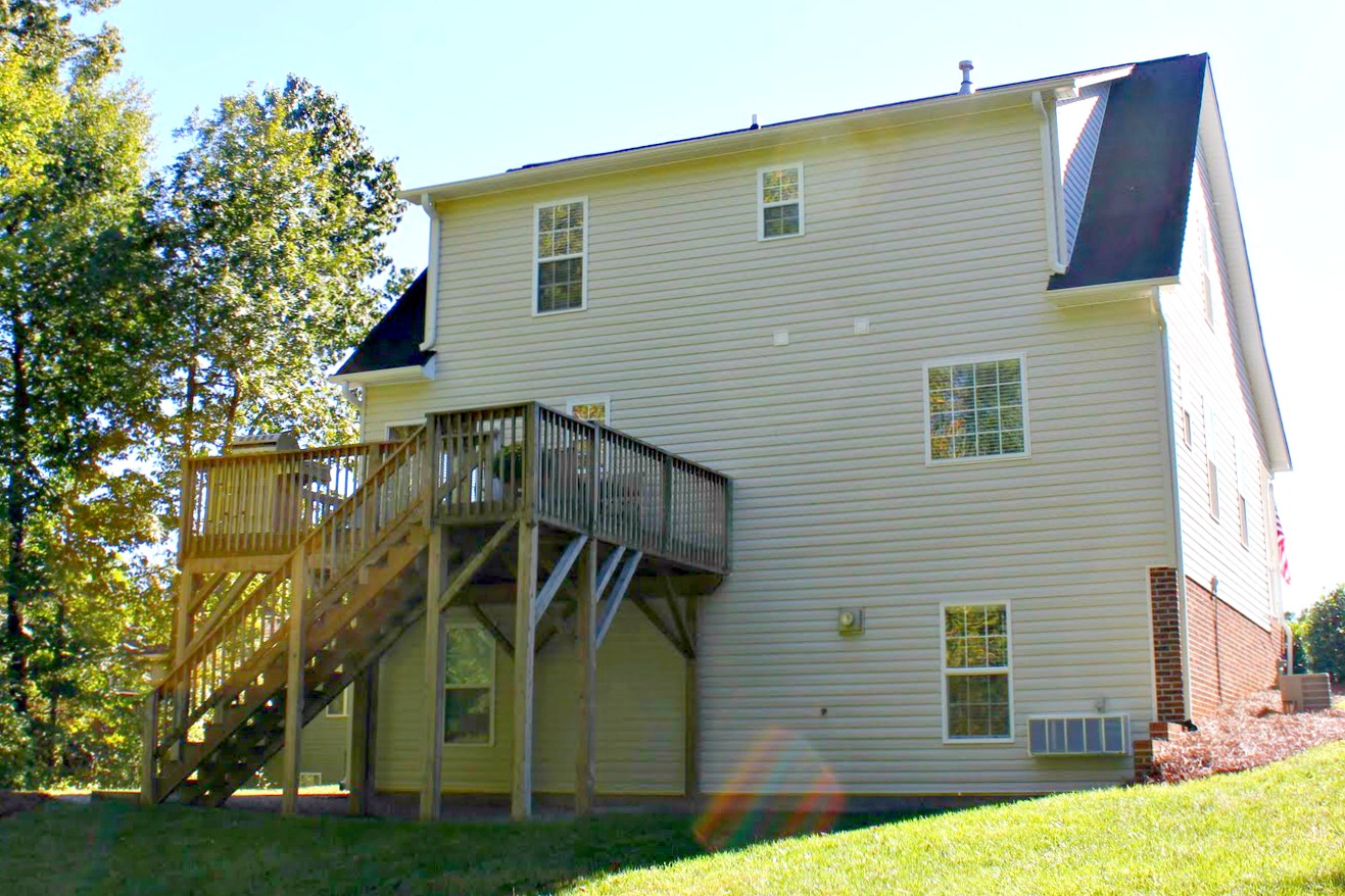 Former MODEL HOME in Meredith Woods