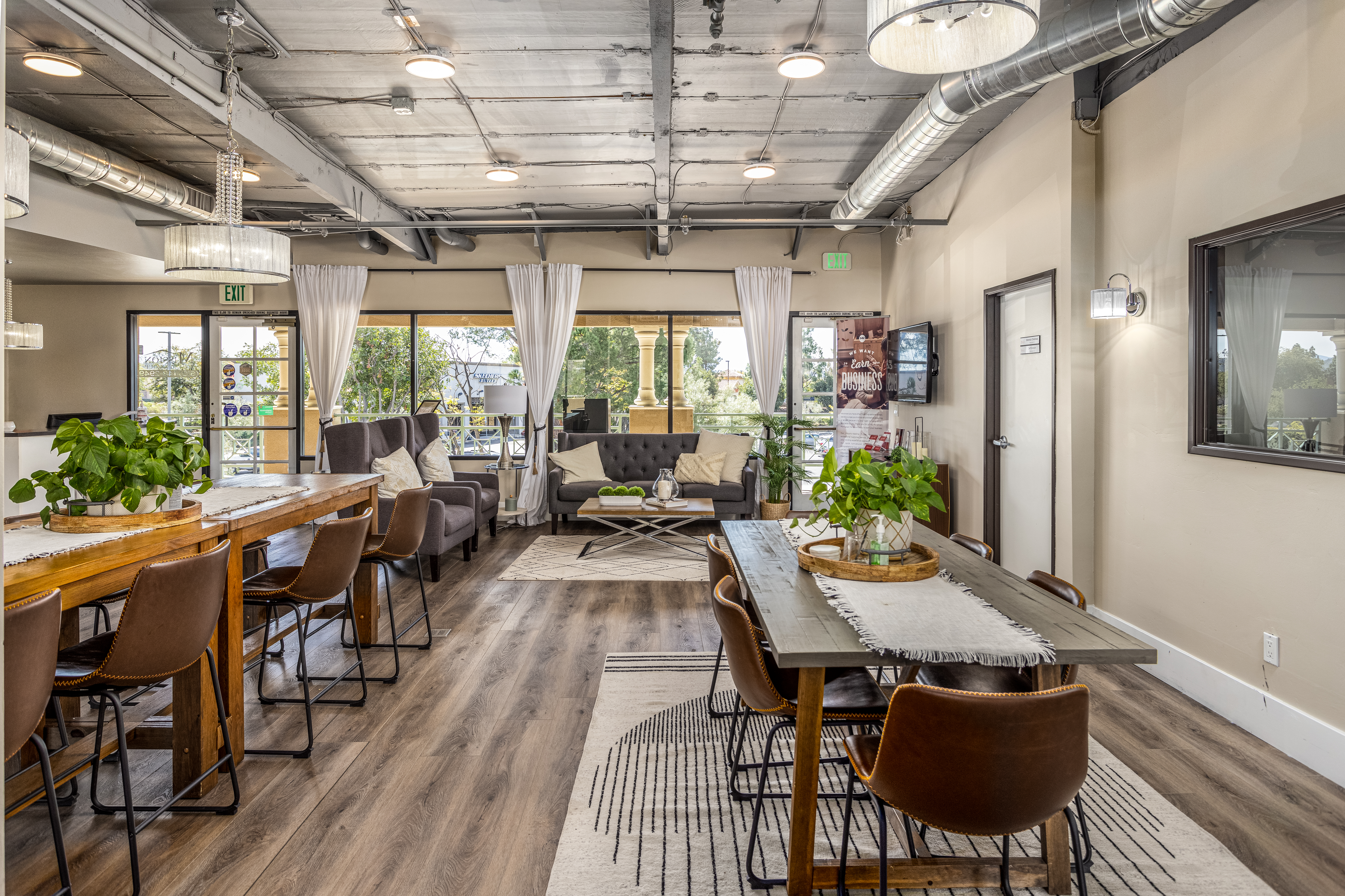Mission Realty Group Common Area