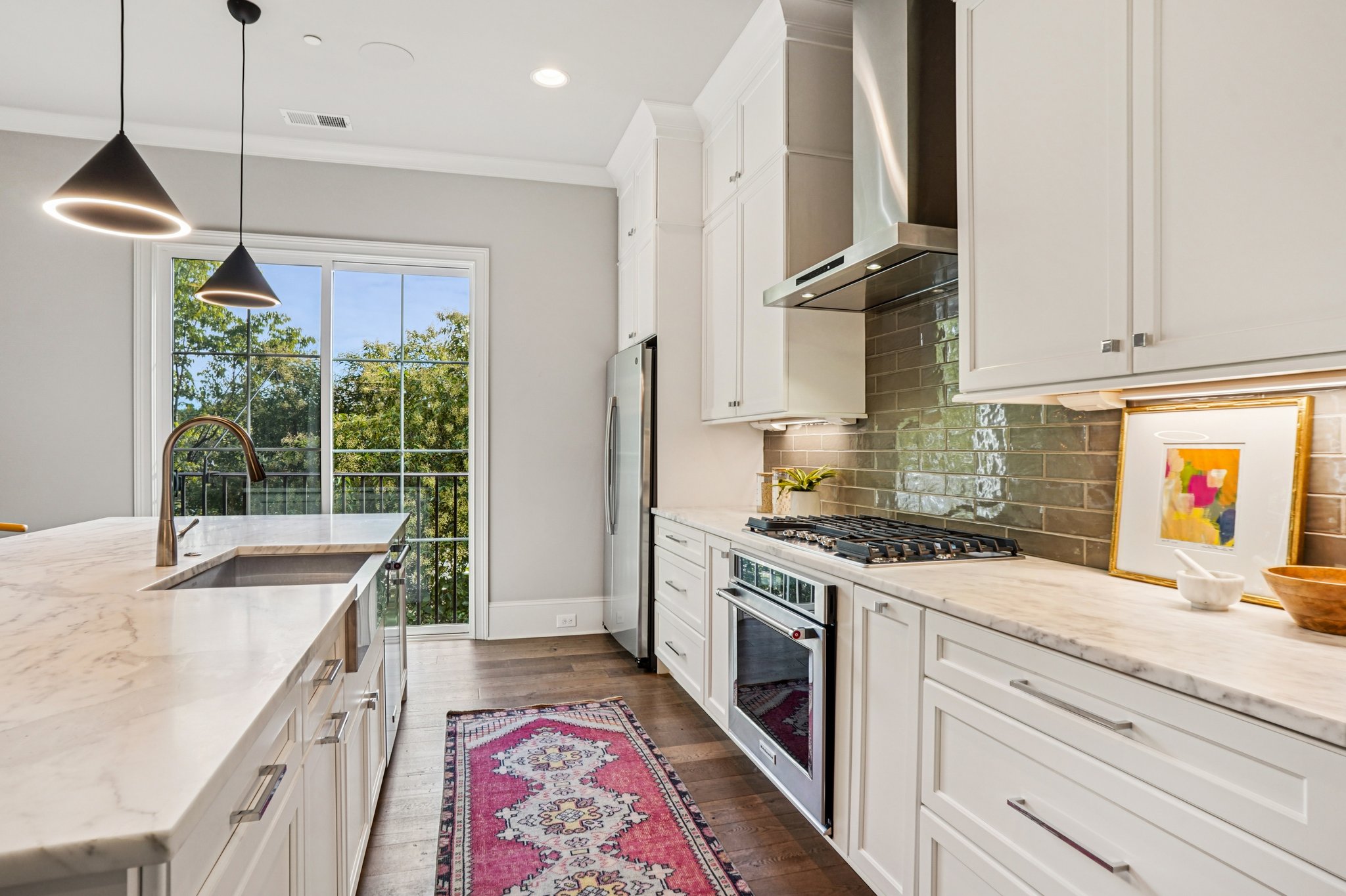 kitchen in Dilworth Updated kitchen in Dilworth condo highlighting turnkey condition and modern finishes