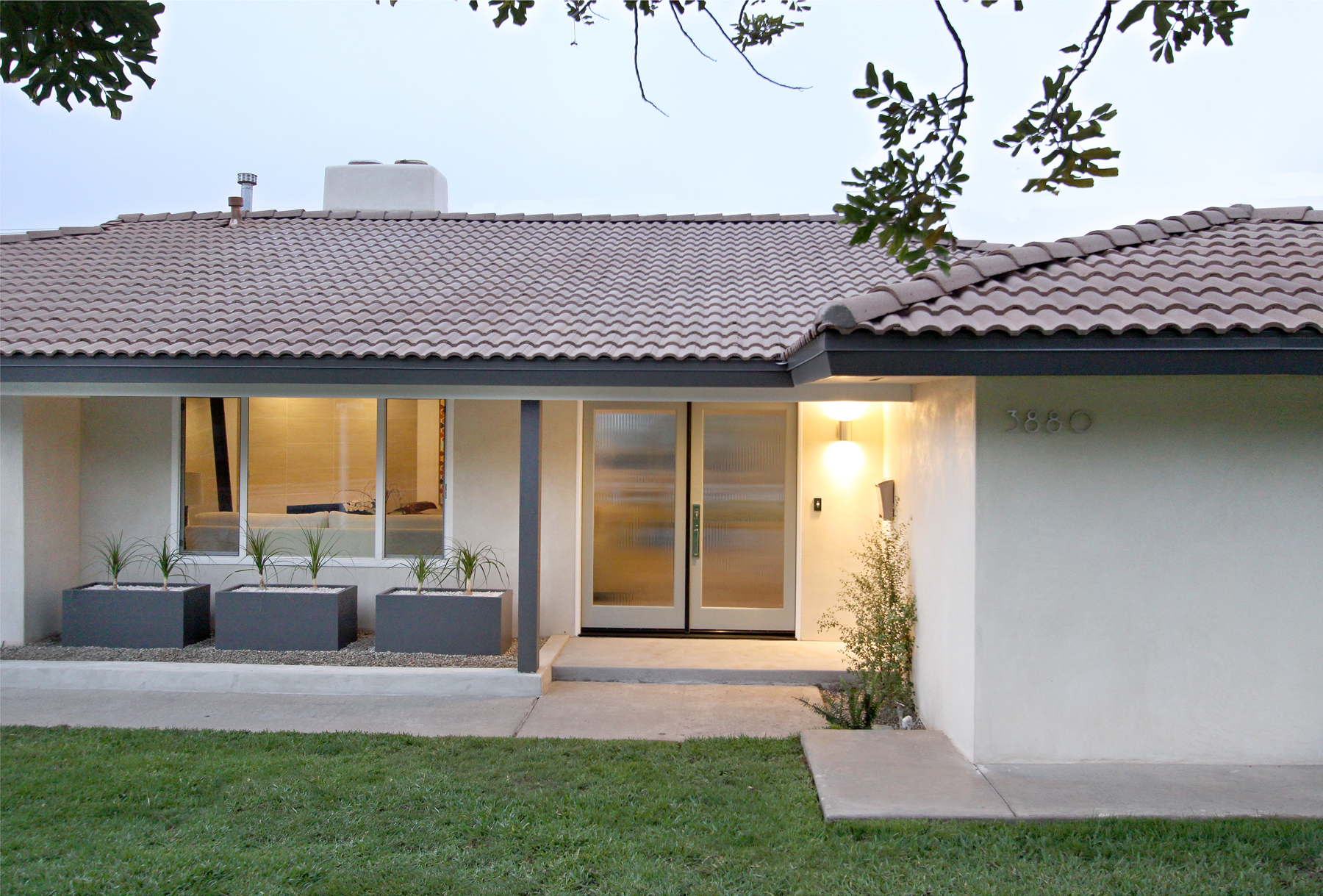 3880 Edgeview