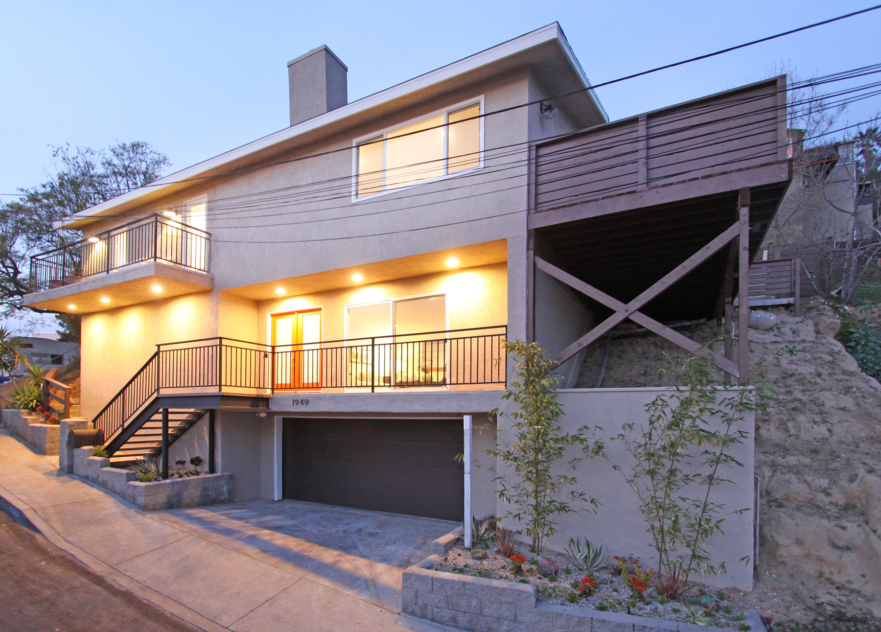 1949 Kemper Cir, Glassel Park 90065