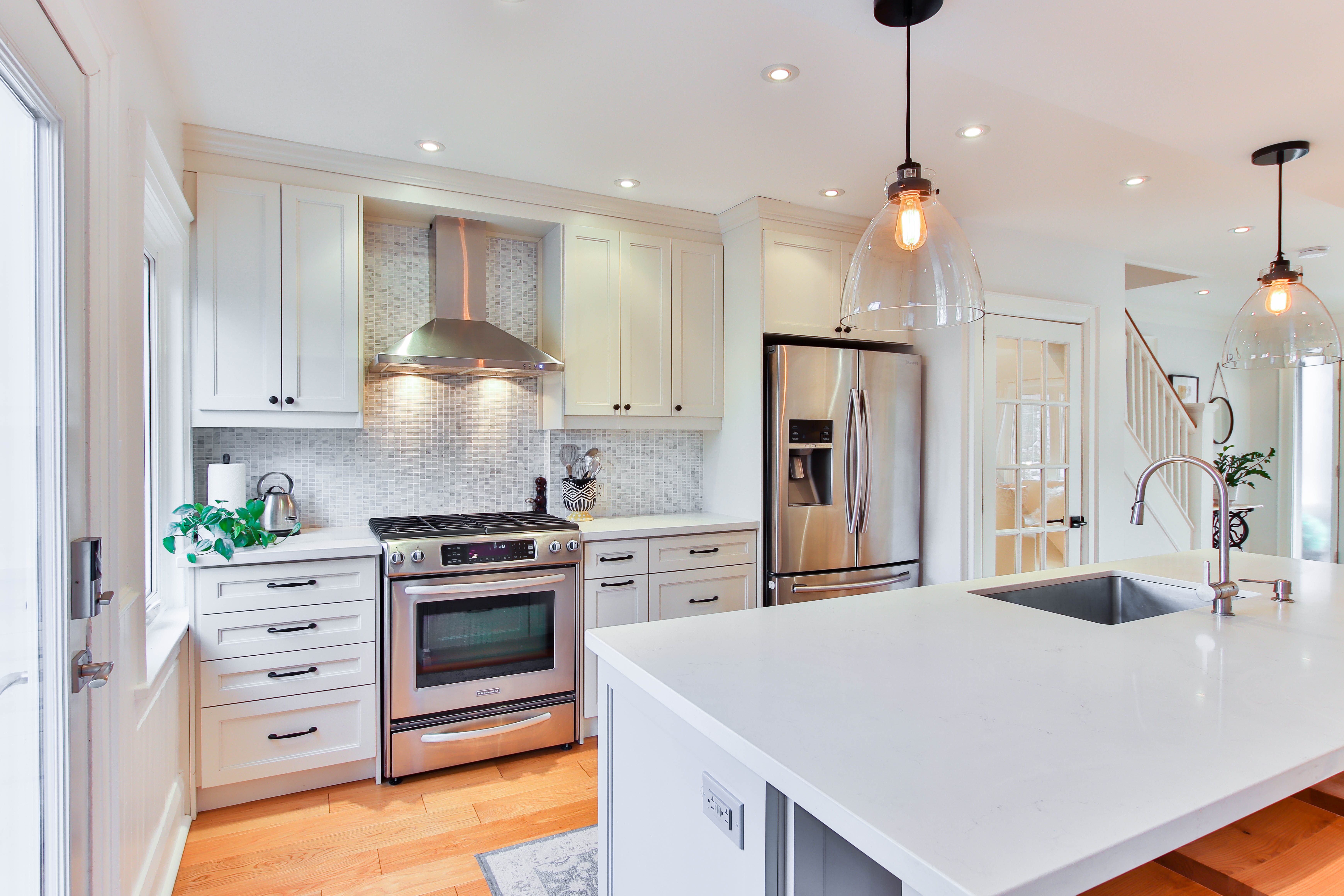 Kitchen - Cleaned, staged, and ready for sale