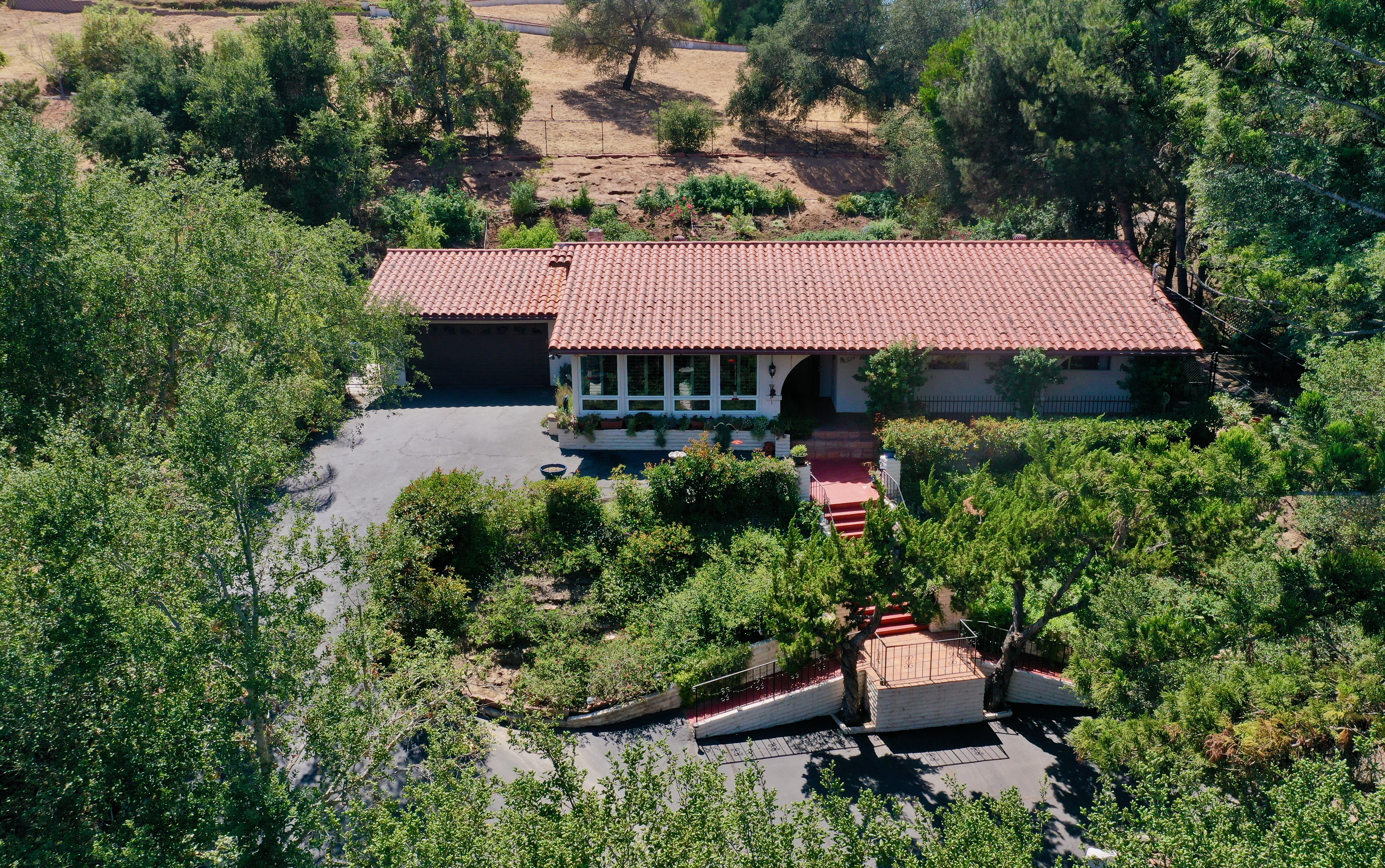 PENDING in South Escondido! Rural Enchanted Oak Forest Home