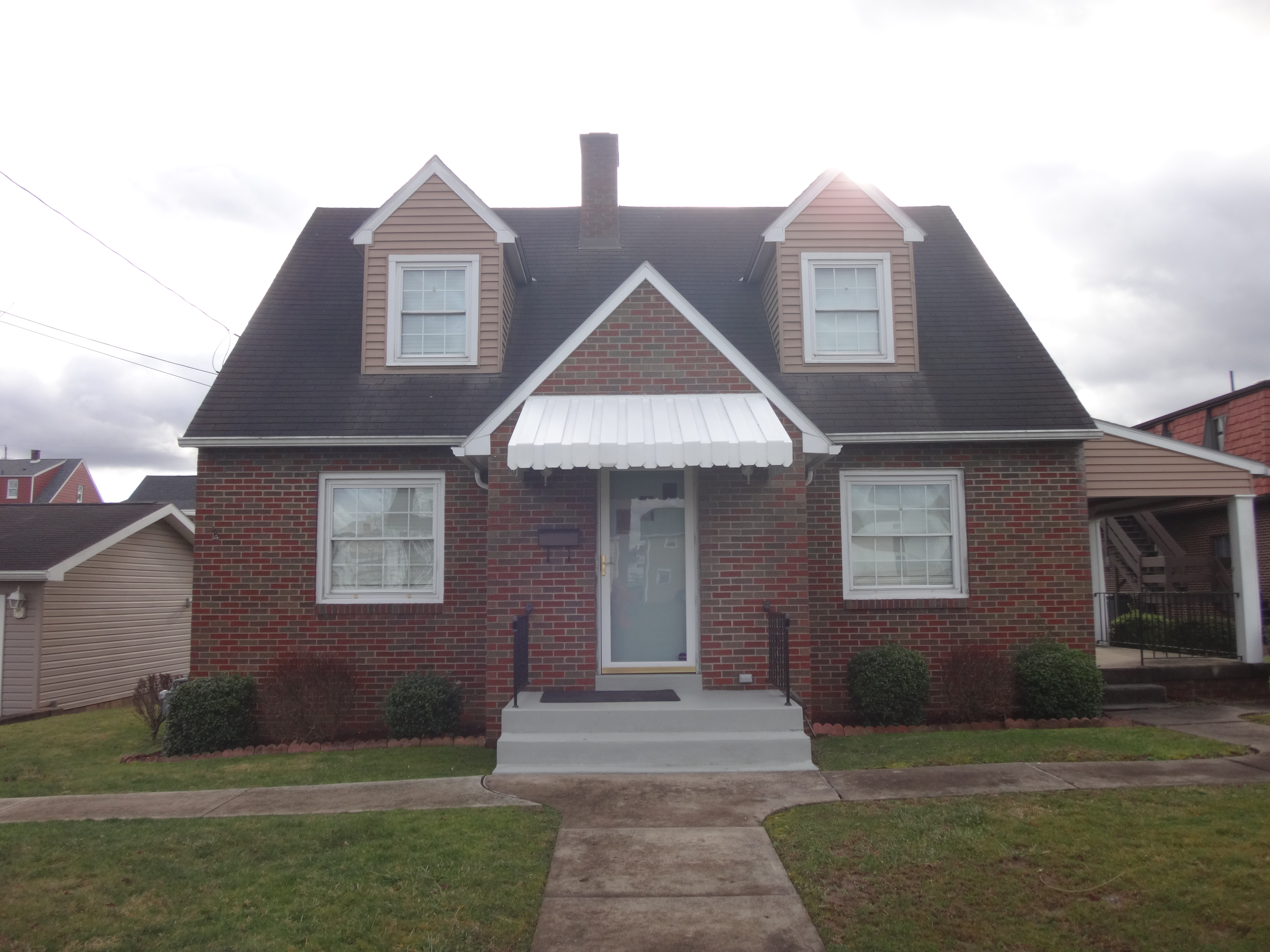 SOLD - George's House - 915 Lewis