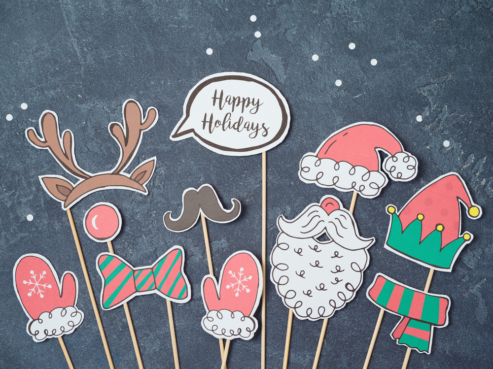 DIY Holiday Photo Booth DIY Holiday Photo Booth