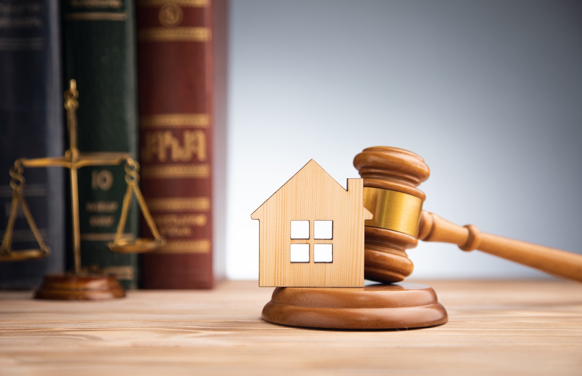 how to choose a real estate attorney