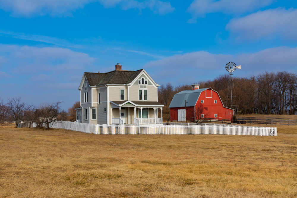 rural midwest house with farm barn
