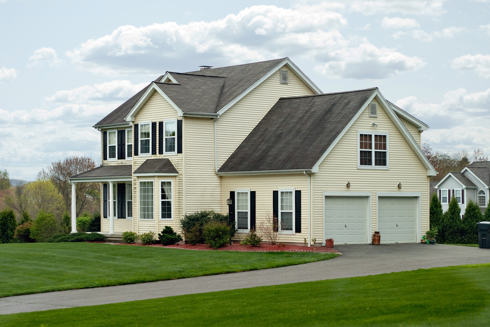 colonial home exterior view