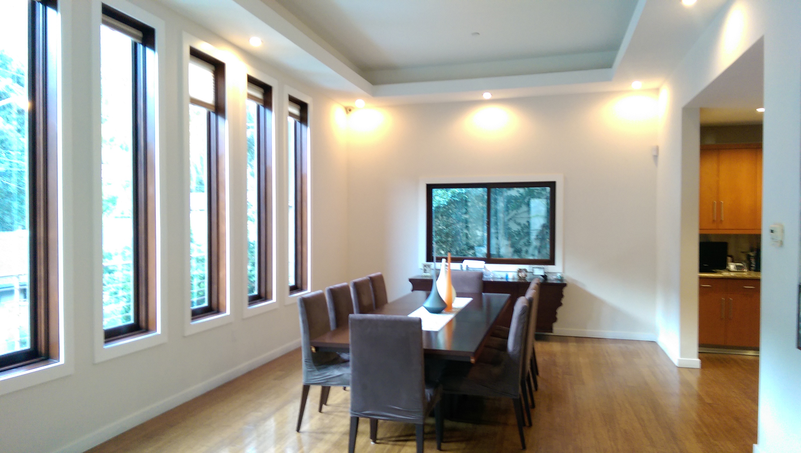 Dining Room, Table, Chair, Hardwood Floors, Bright, High Ceilings, Entertainment