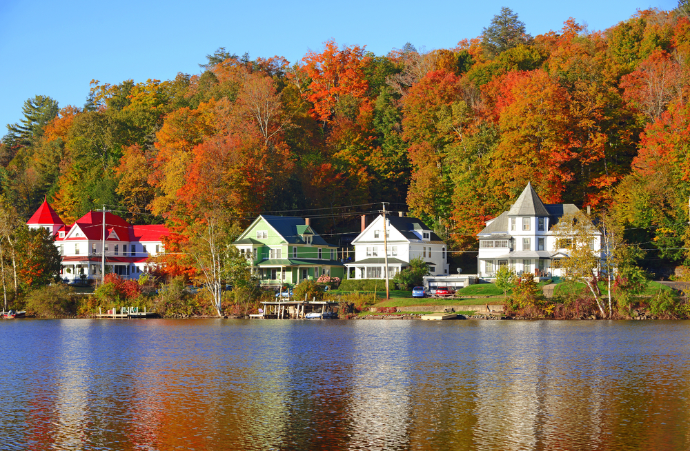 vacation homes with lake front