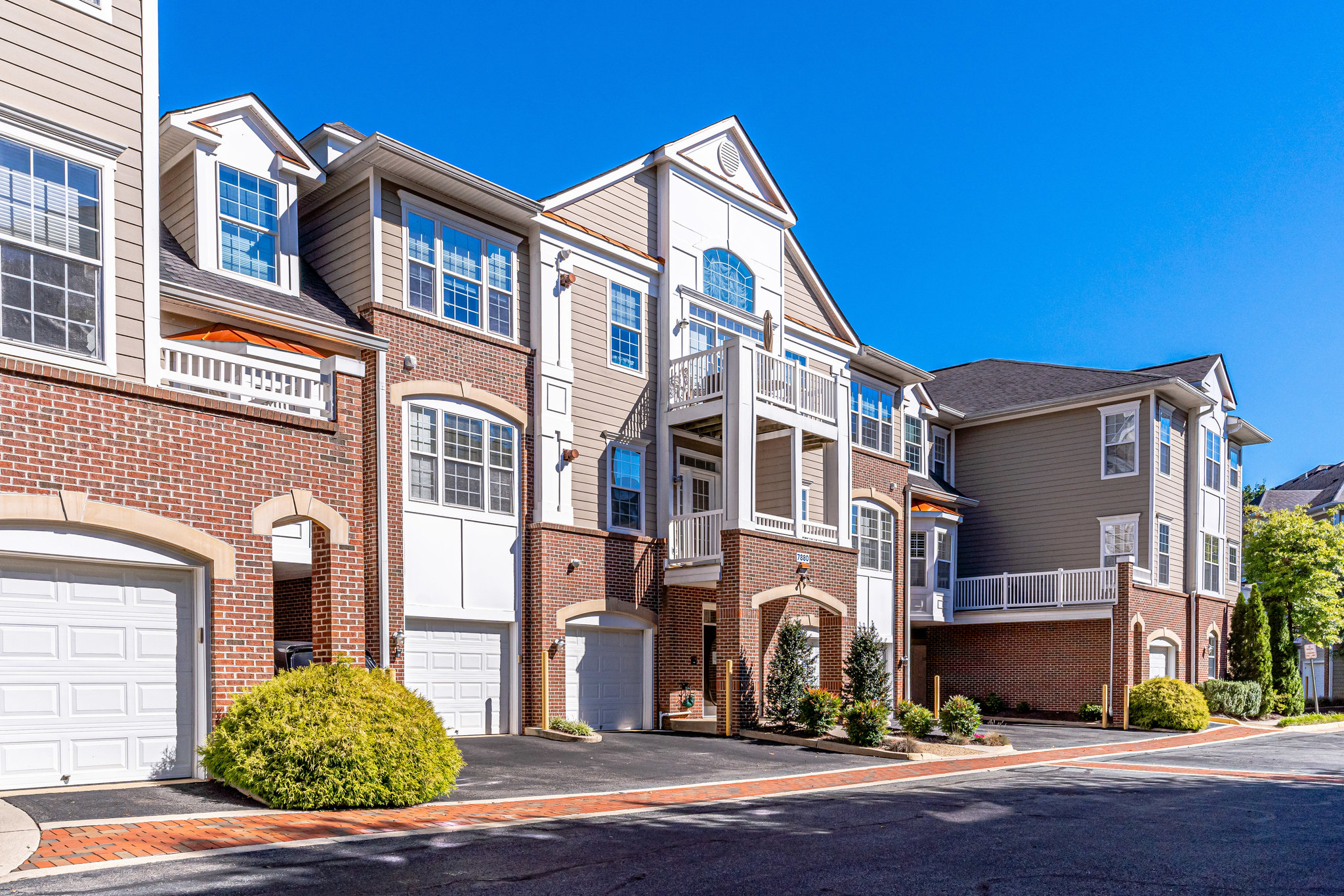 OPEN HOUSE - 10/3/21 1-4 PM 7880 Rollingwood Ct. #405