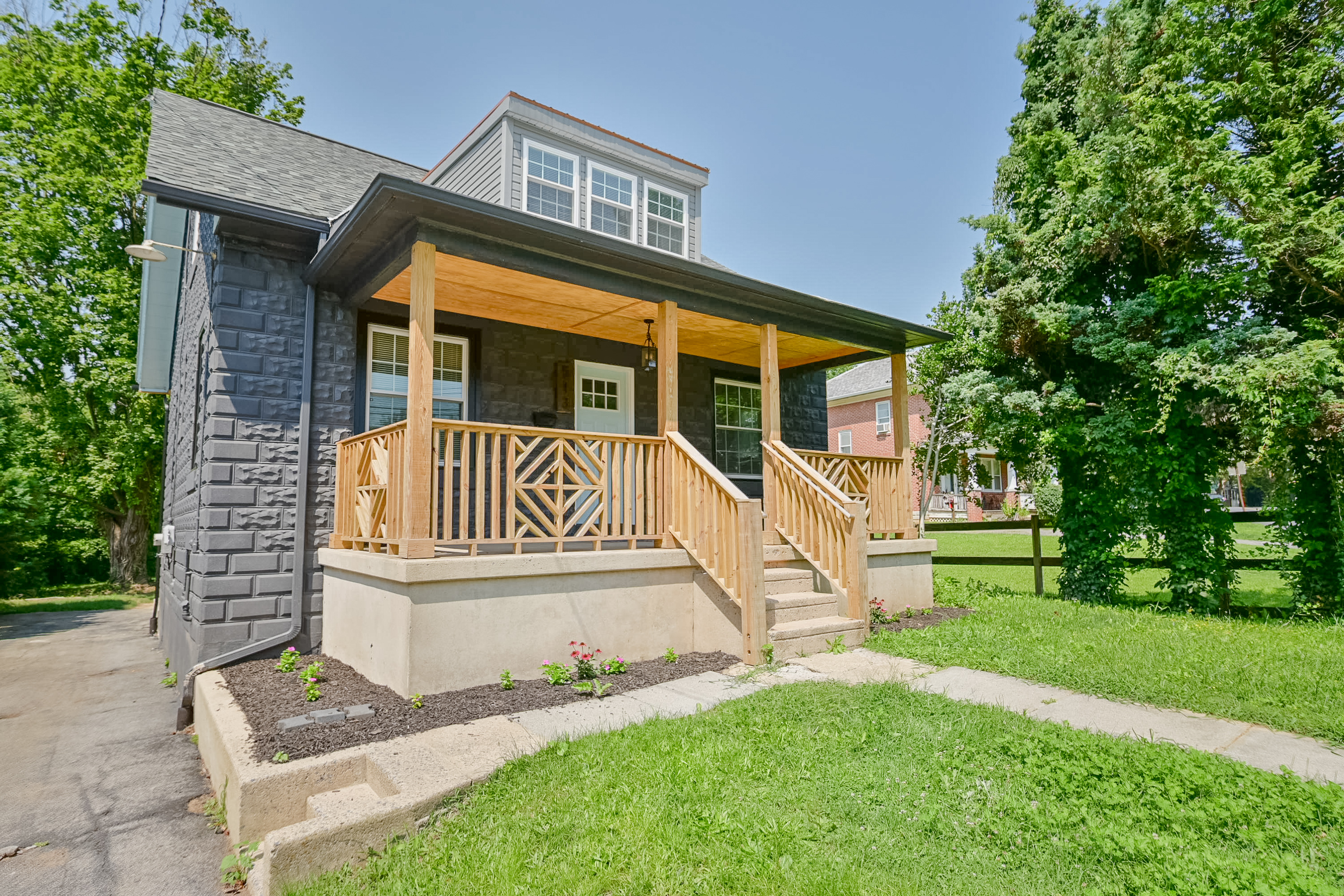 513 Pleasure Rd, Lancaster, PA 17601 - 3 Bed, 2 Bath  – $3,700/mo + Utilities