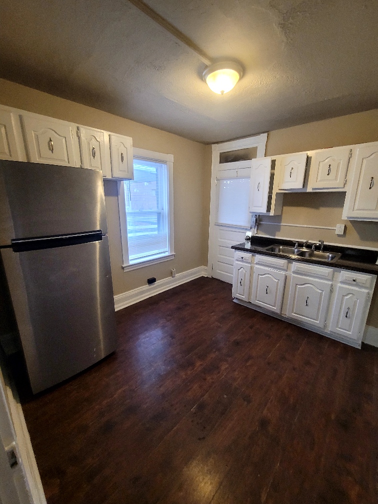 660 Columbia Ave Unit 2