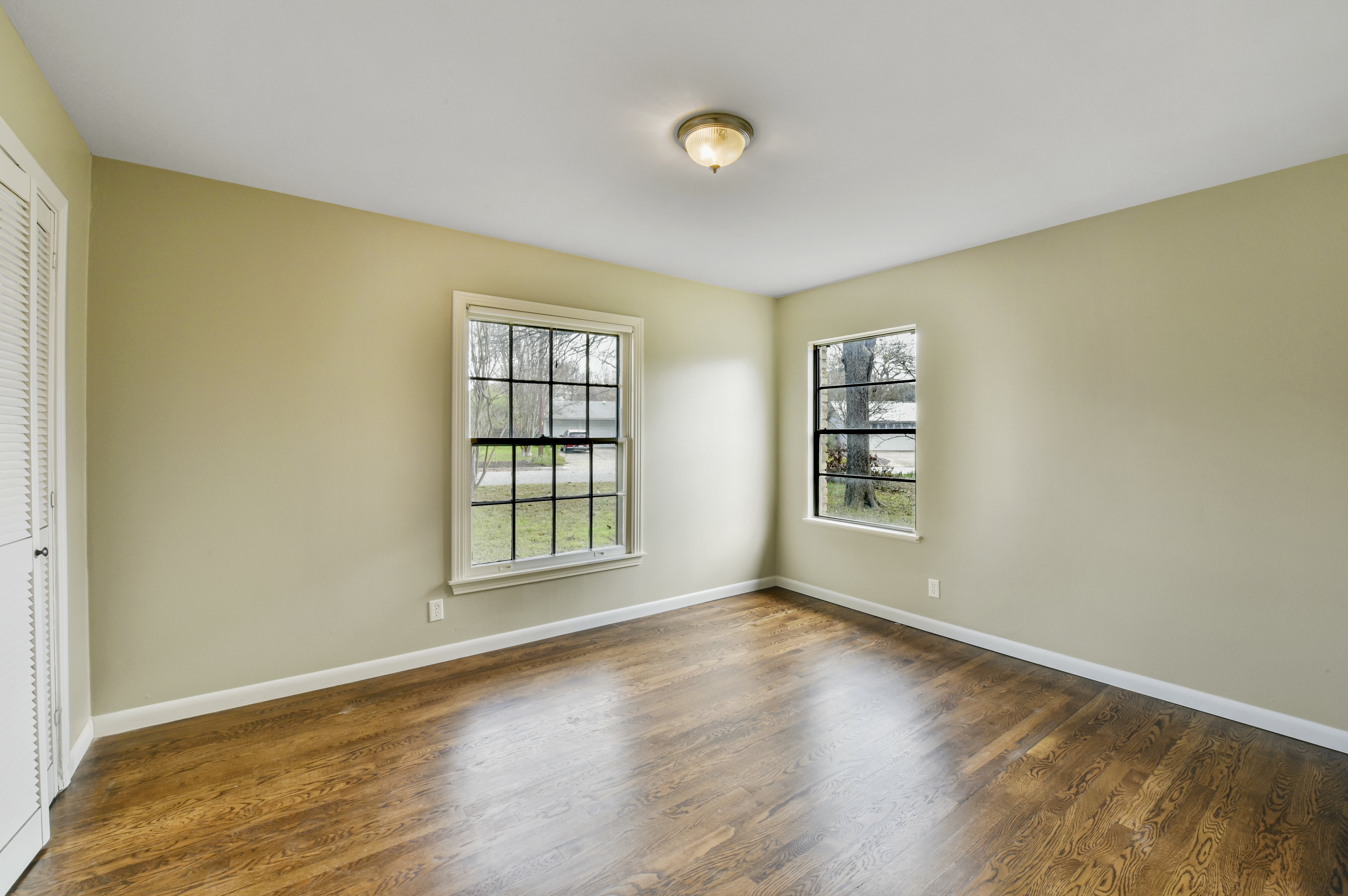 image of hyde park home for sale