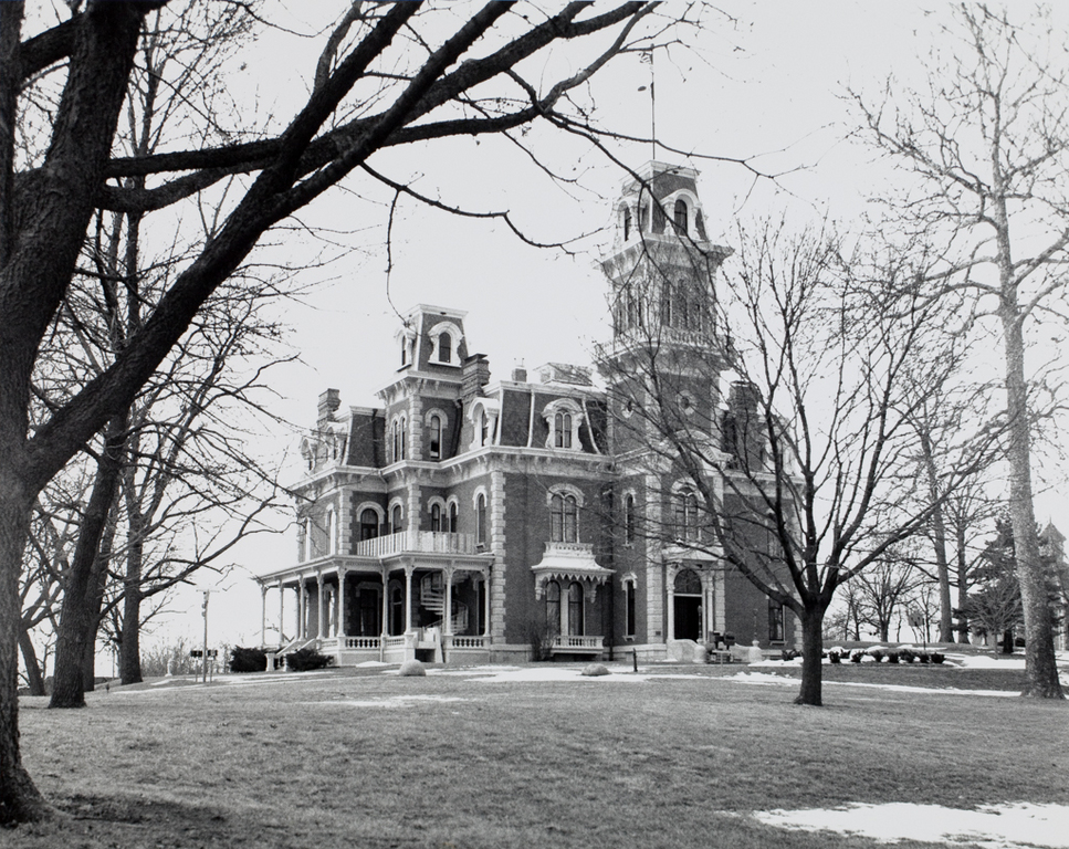 terrace hill governors mansion in Iowa