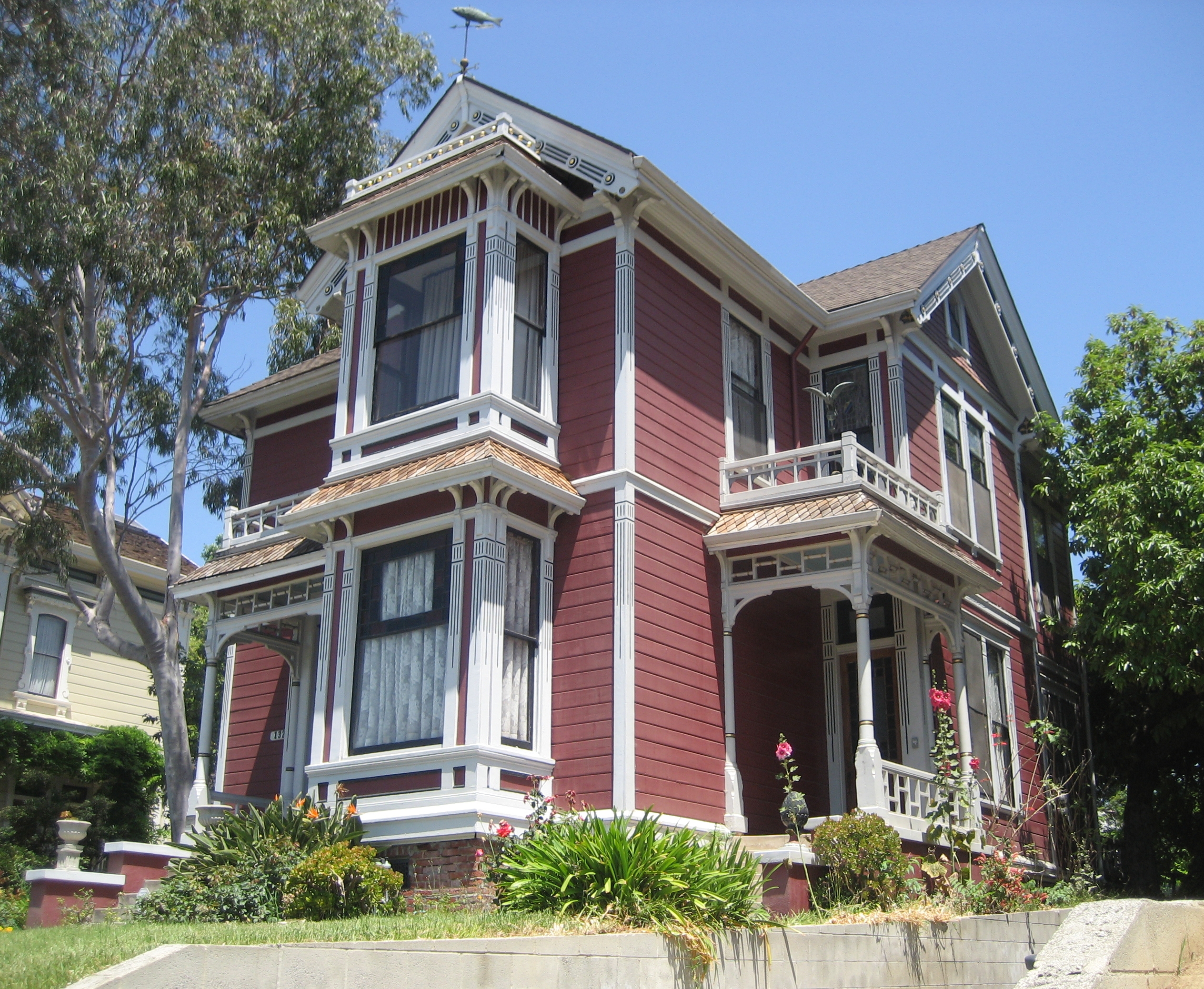 The 1329 Carroll Avenue house shows why Angelino Heights has become one of LA’s most recognizable Victorian neighborhoods. Eastlake Stick-style Victorian house at 1329 Carroll Avenue in Angelino Heights, Los Angeles.