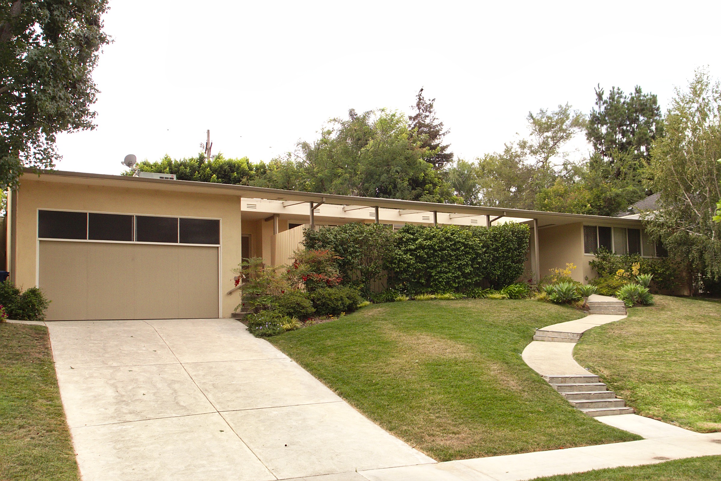 Toluca Lake has long attracted architecture lovers, including mid-century homes like Case Study House No. 1 on Toluca Lake Avenue.