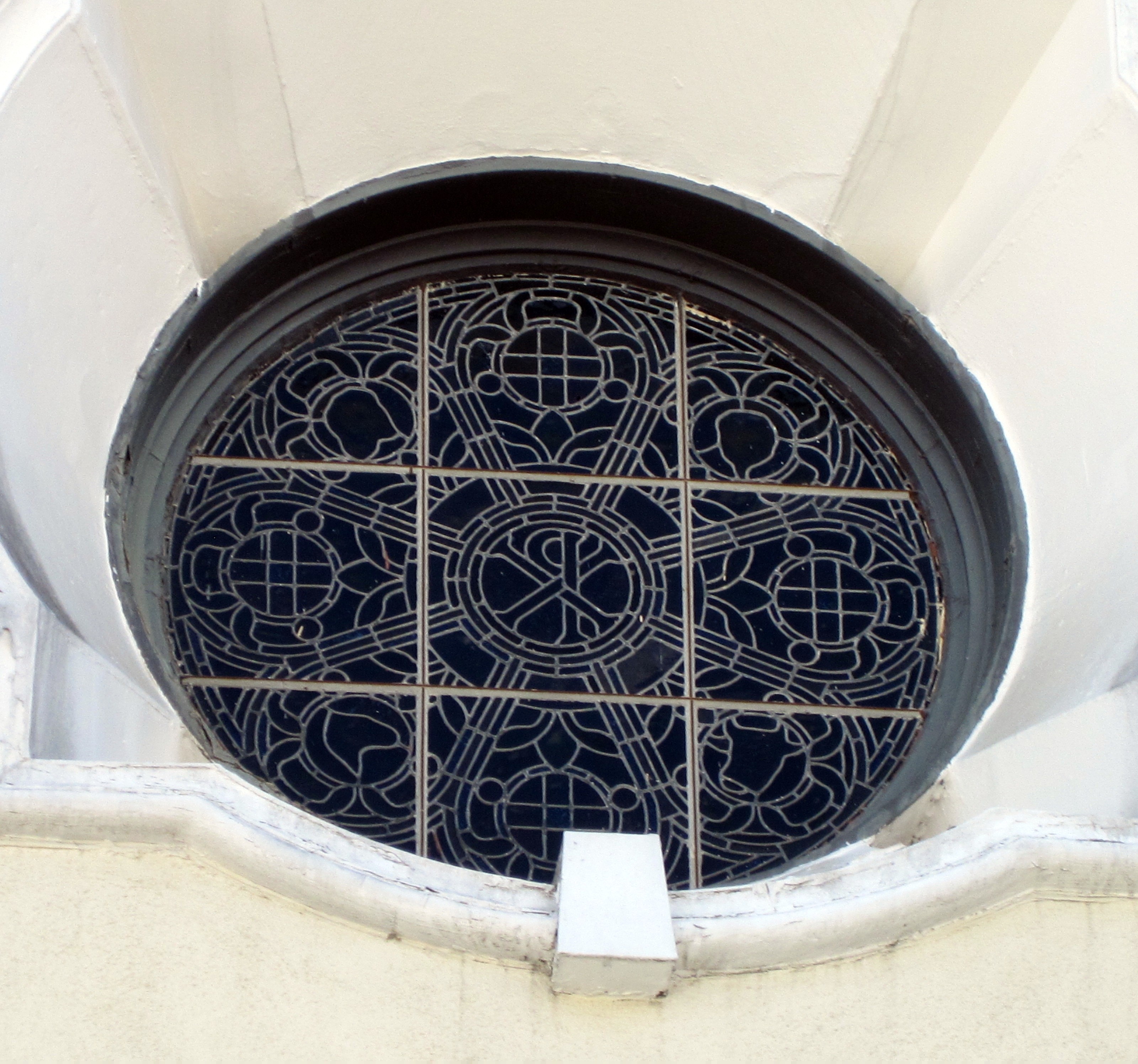 Historic institutions and architecture around Studio City show the neighborhood’s layered identity beyond the studio lots. Circular stained glass window at Saint Saviour’s Chapel near Studio City.