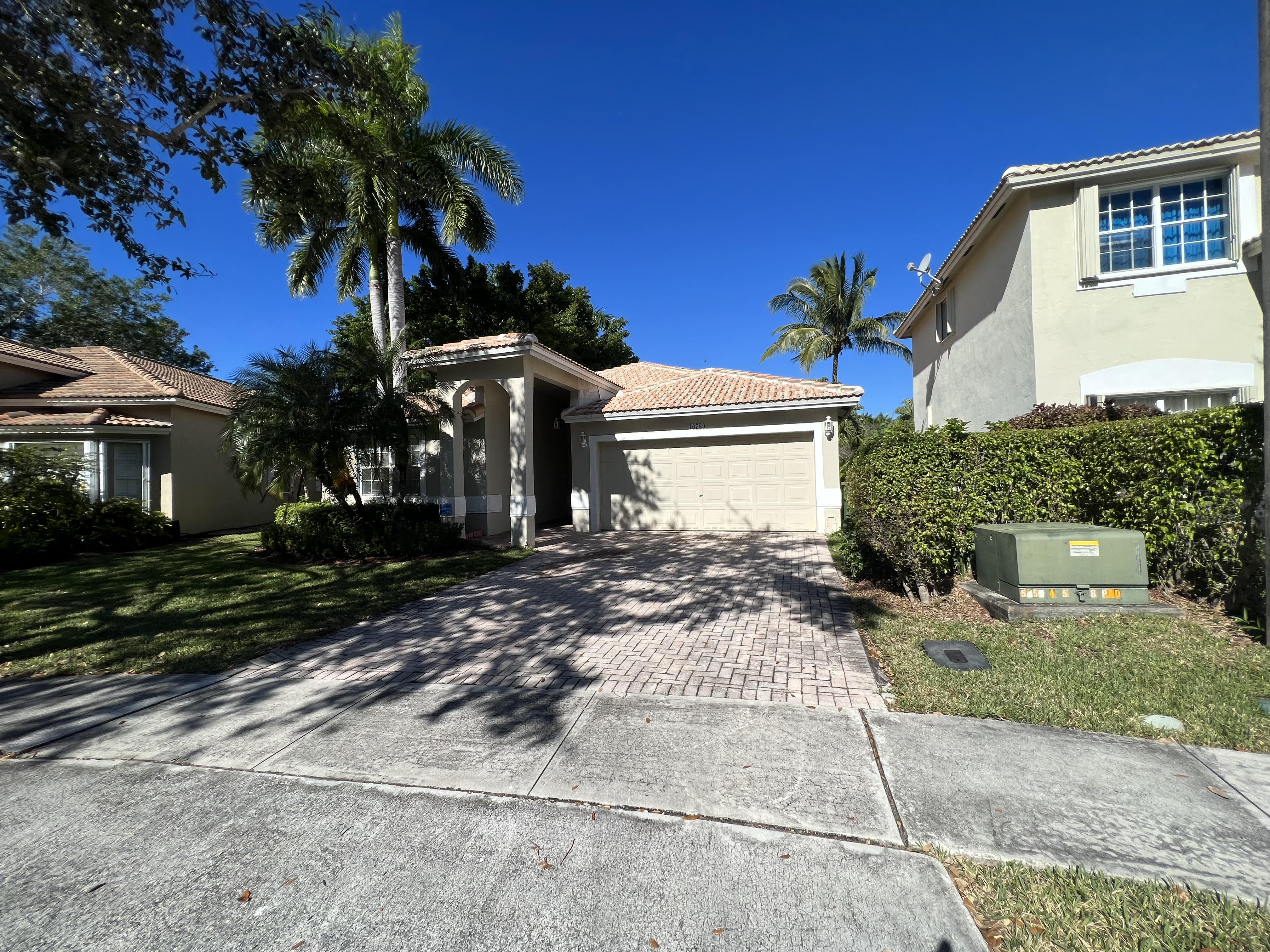 Pembroke Pines, FL Foreclosure Home