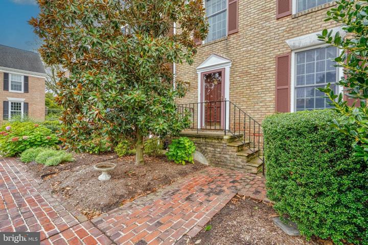 11 PARLIAMENT CT SOLD 