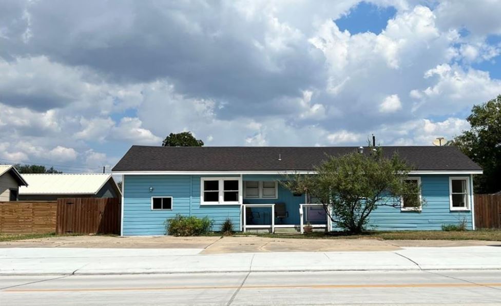 1104 E. Crestwood