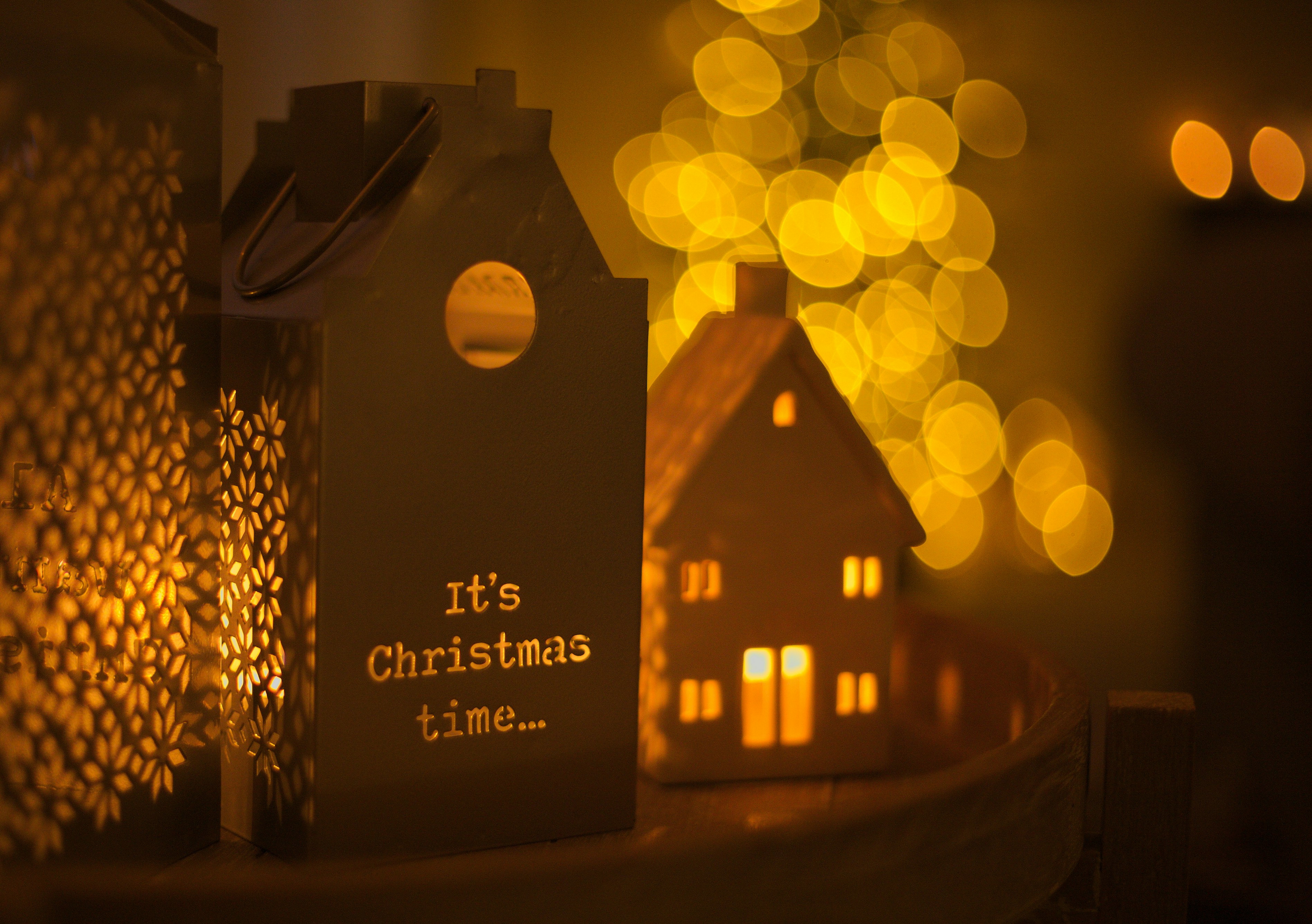 It's the Holiday Season! (And 10 Things to Get in the Spirit!) 