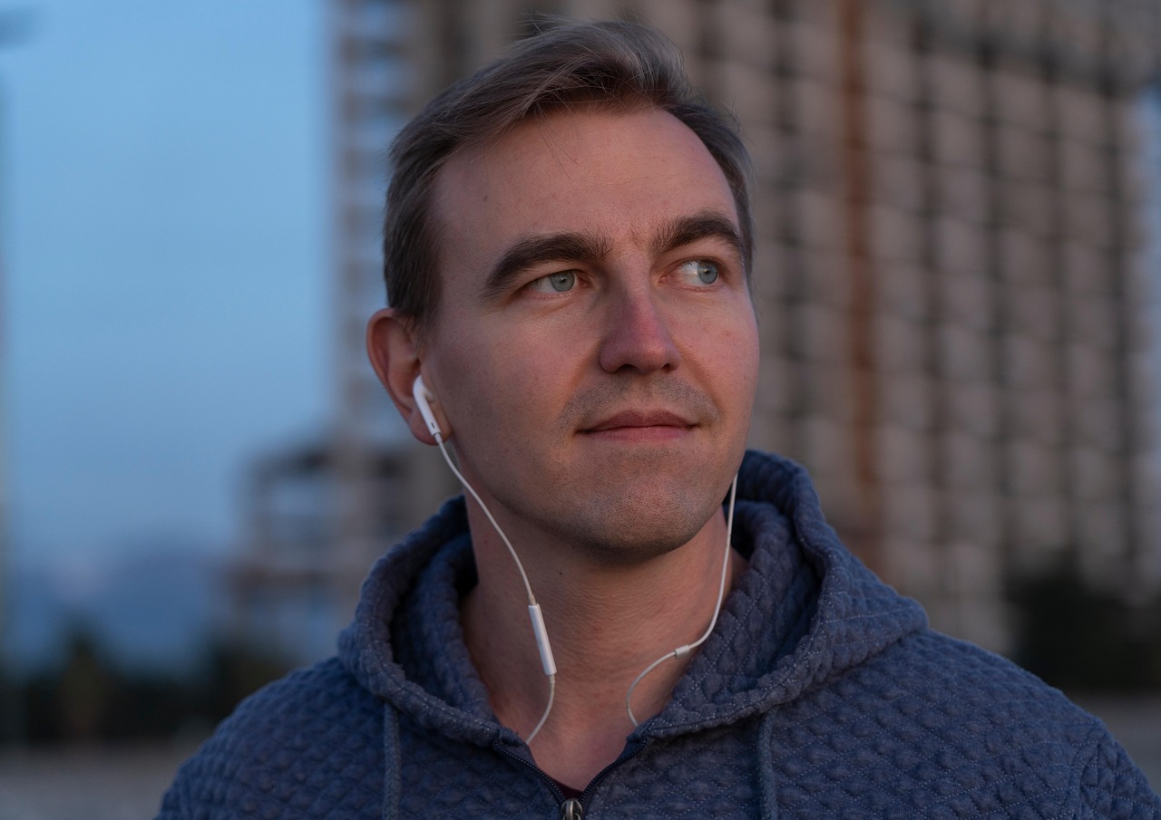 an agent listening to real estate podcasts