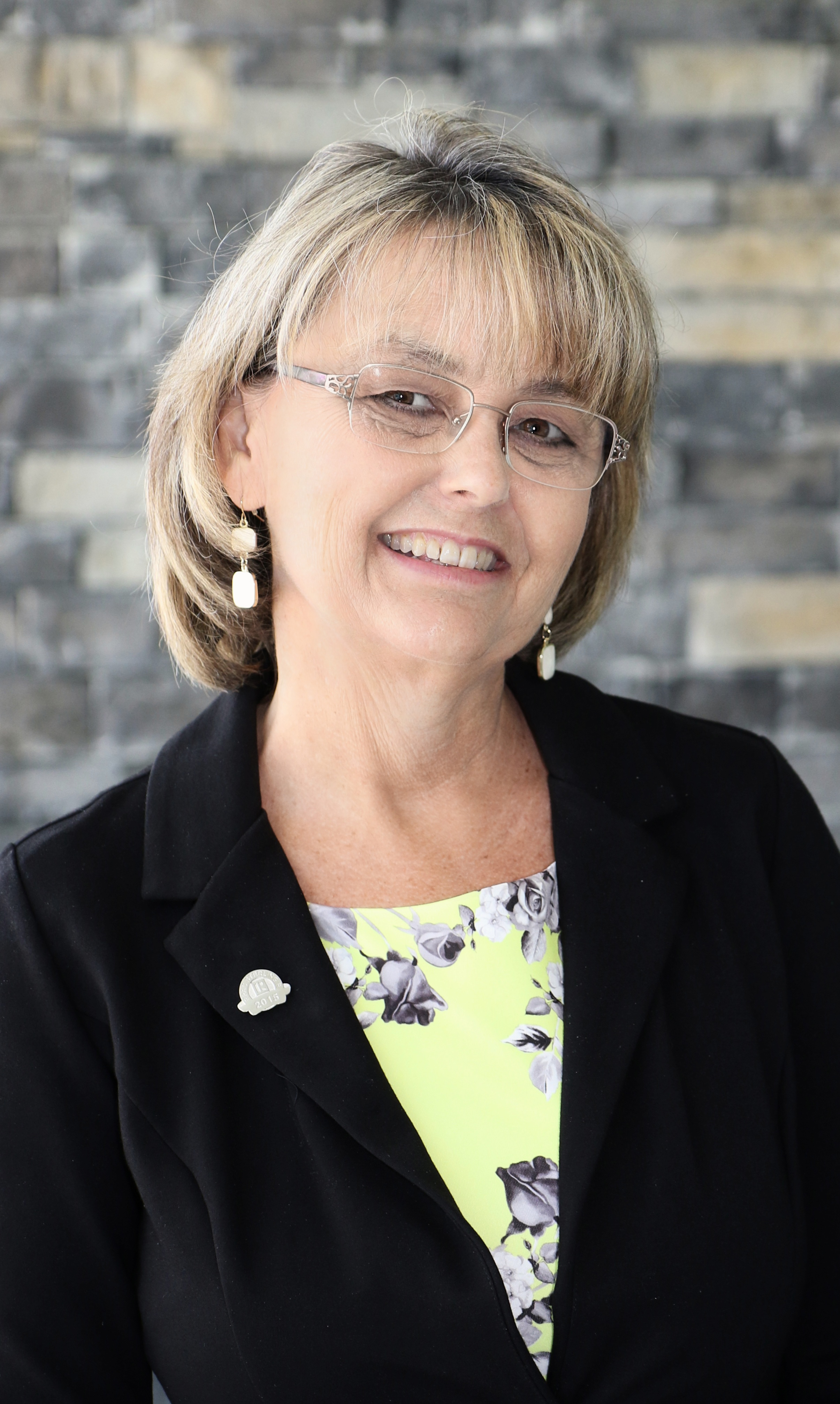 Xena Vallone, BROKER - BRADENTON, SARASOTA, MANATEE FLORIDA