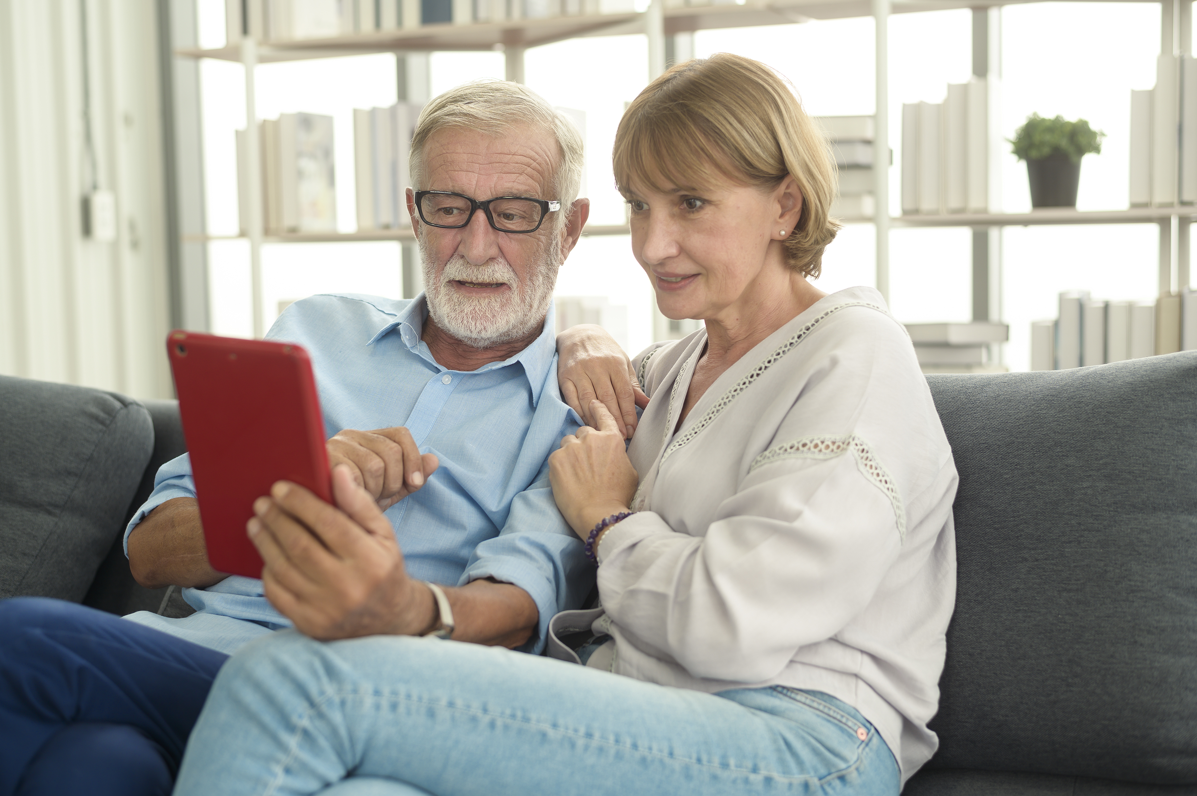 Older adults learning how to recognize and avoid common scams