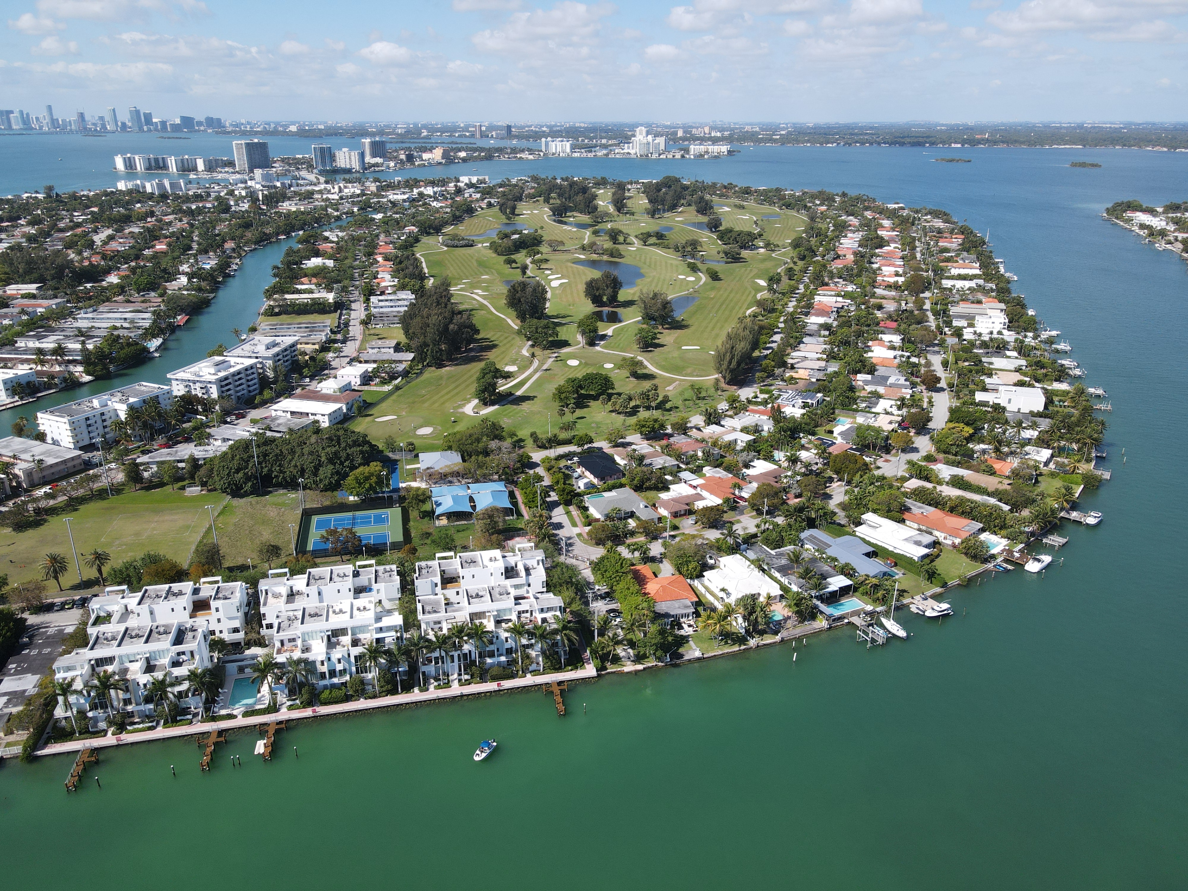 Top Beachfront Communities in South Florida: A Homebuyer's Paradise