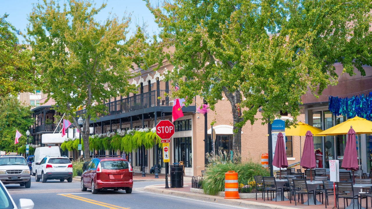 The Treasure Coast's Foodie Scene: Owning a Home Near Farm-to-Table Restaurants and Local Markets