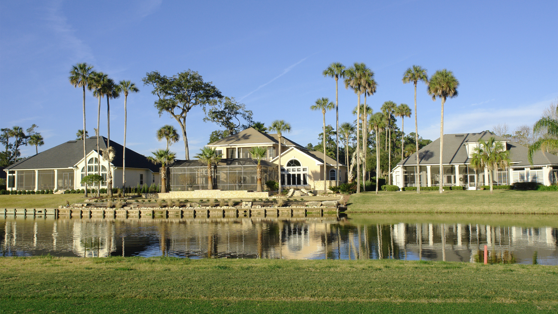 Golf Course Communities on the Treasure Coast: Membership Costs and Real Estate Premiums in 2025