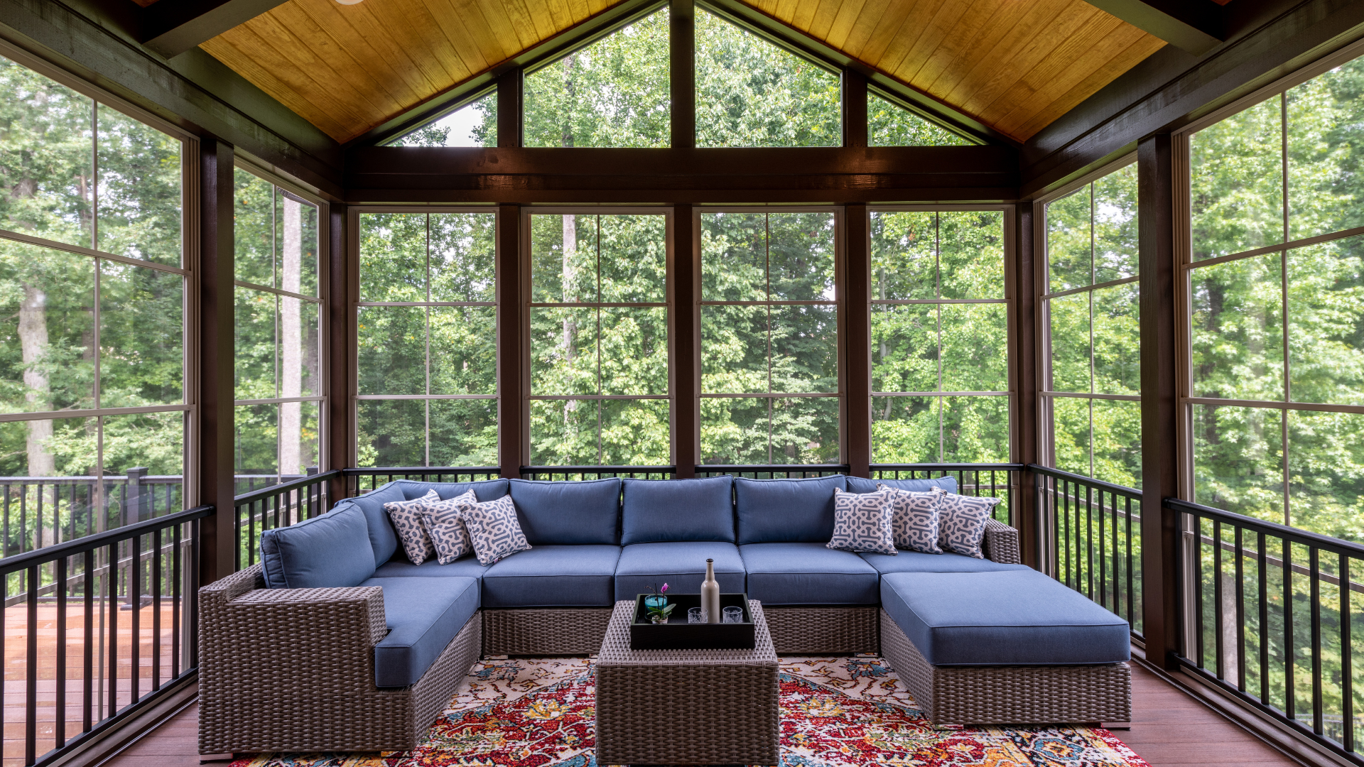 The Evolution of the Lanai: Designing Screened-In Porches for Optimal Comfort and Pest Control in the Tropics