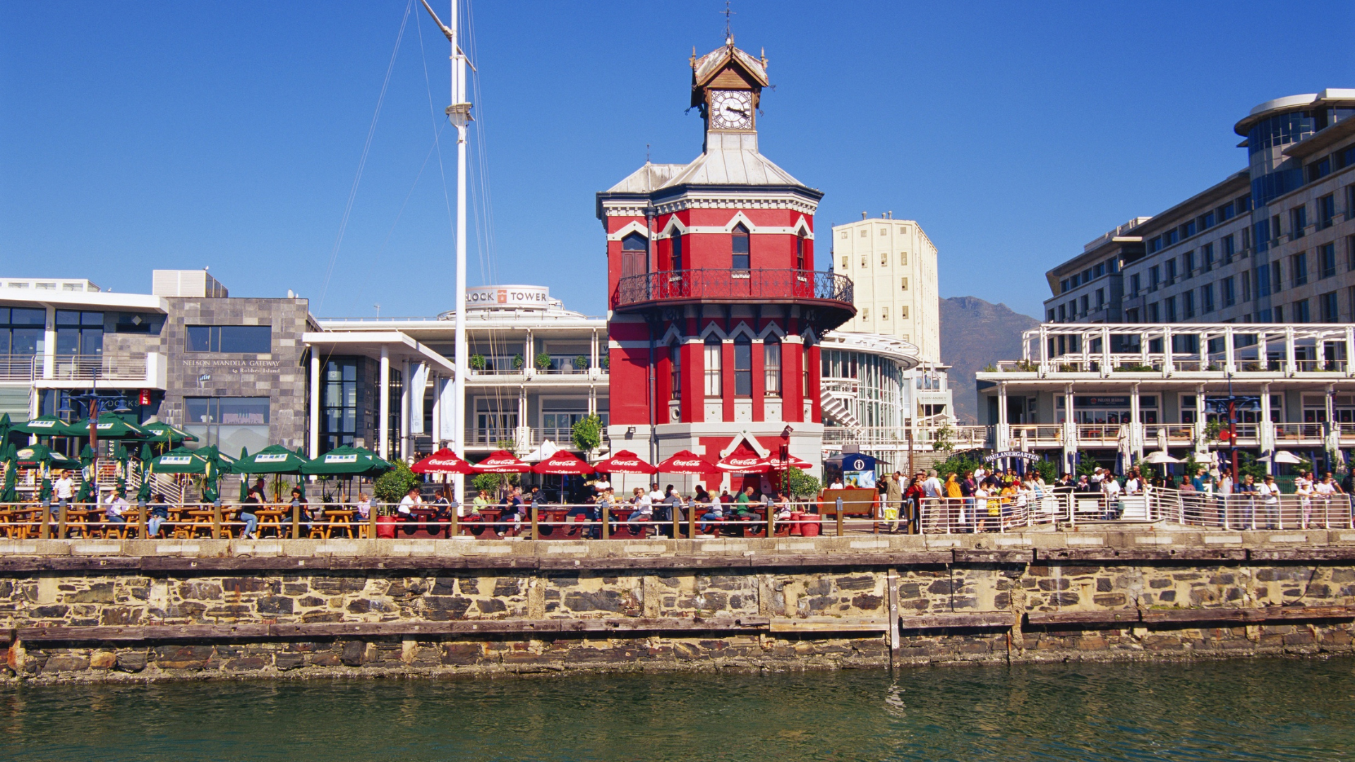 Dock 'n' Dine on the Treasure Coast: Your Guide to Waterfront Restaurants with Boat Slips