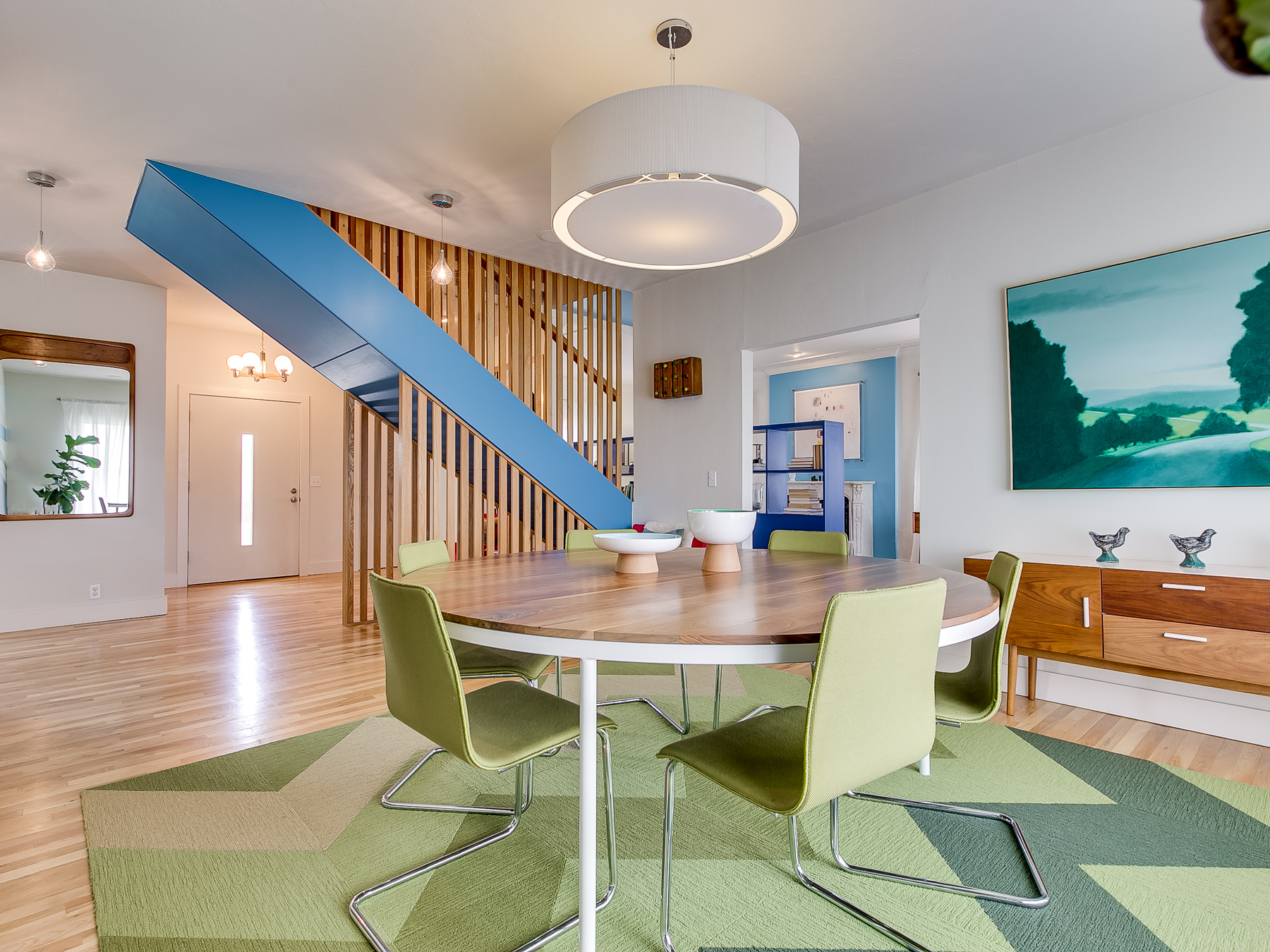 Modern Dining Room in Glenbrook 