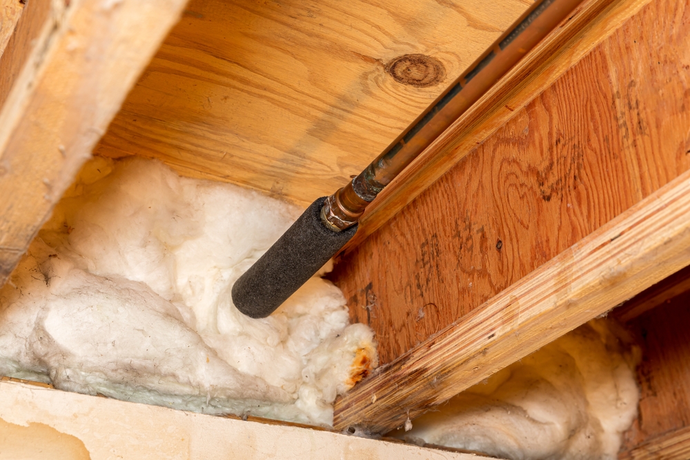 installing insulation for wood