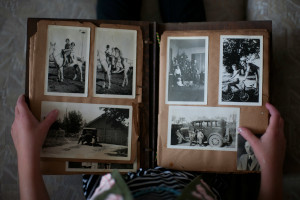 Creative Ways to Display Family Photos 