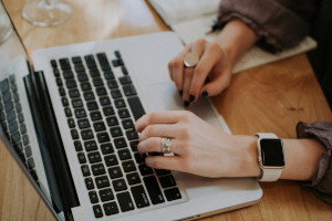 Getting the Best Deal in a Competitive Market 