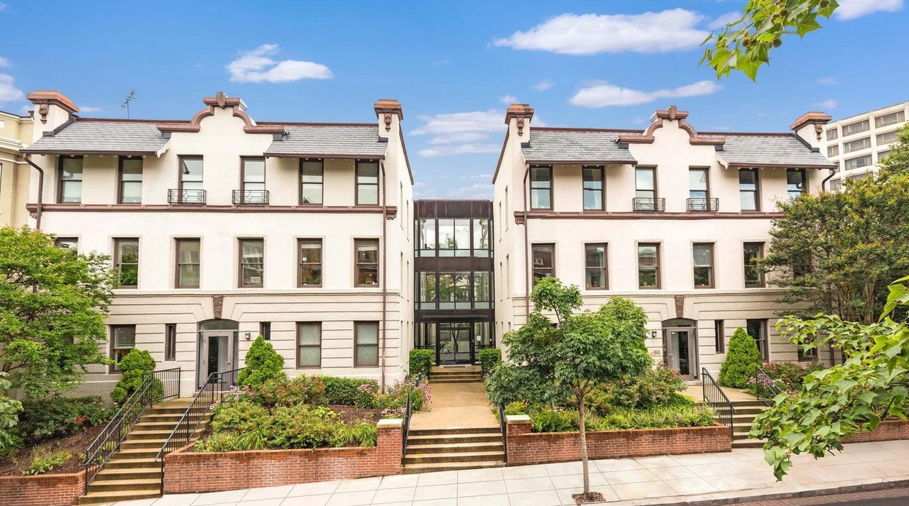 1840 Vernon St NW #203