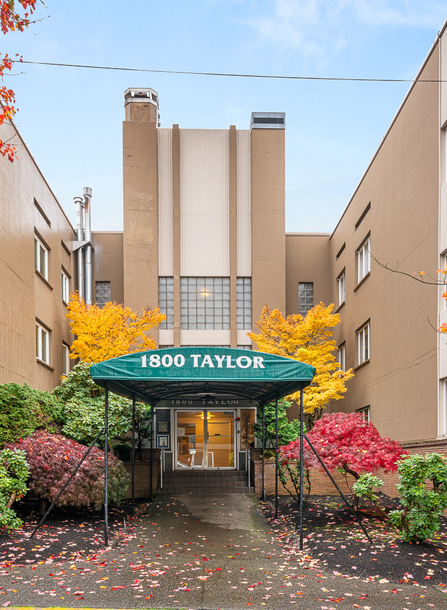 A Classic Mid Century Condo Located in it's own cul-de-sac in the Queen Anne Greenbelt