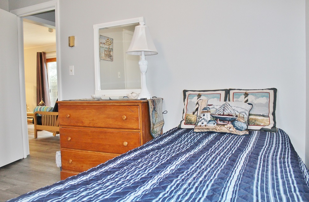 East Matunuck Beach House / Jerusalem