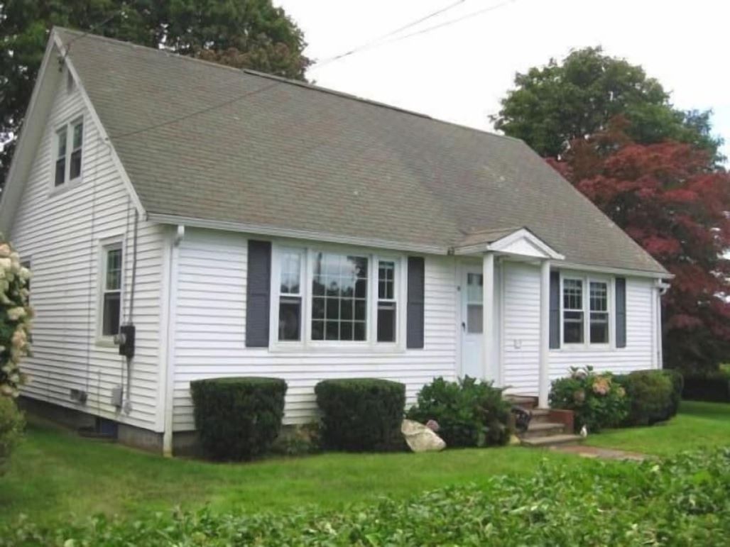ACADEMIC RENTAL 2025-2026 NARRAGANSETT, RI $3400 PER MONTH