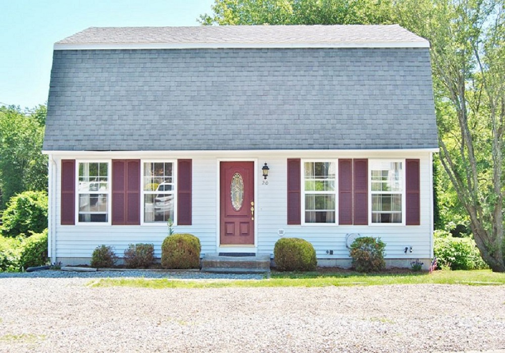 ACADEMIC RENTAL SECOND SEMESTER Available January 15, 2026- May 19, 2026 NARRAGANSETT, RI $3200 PER MONTH