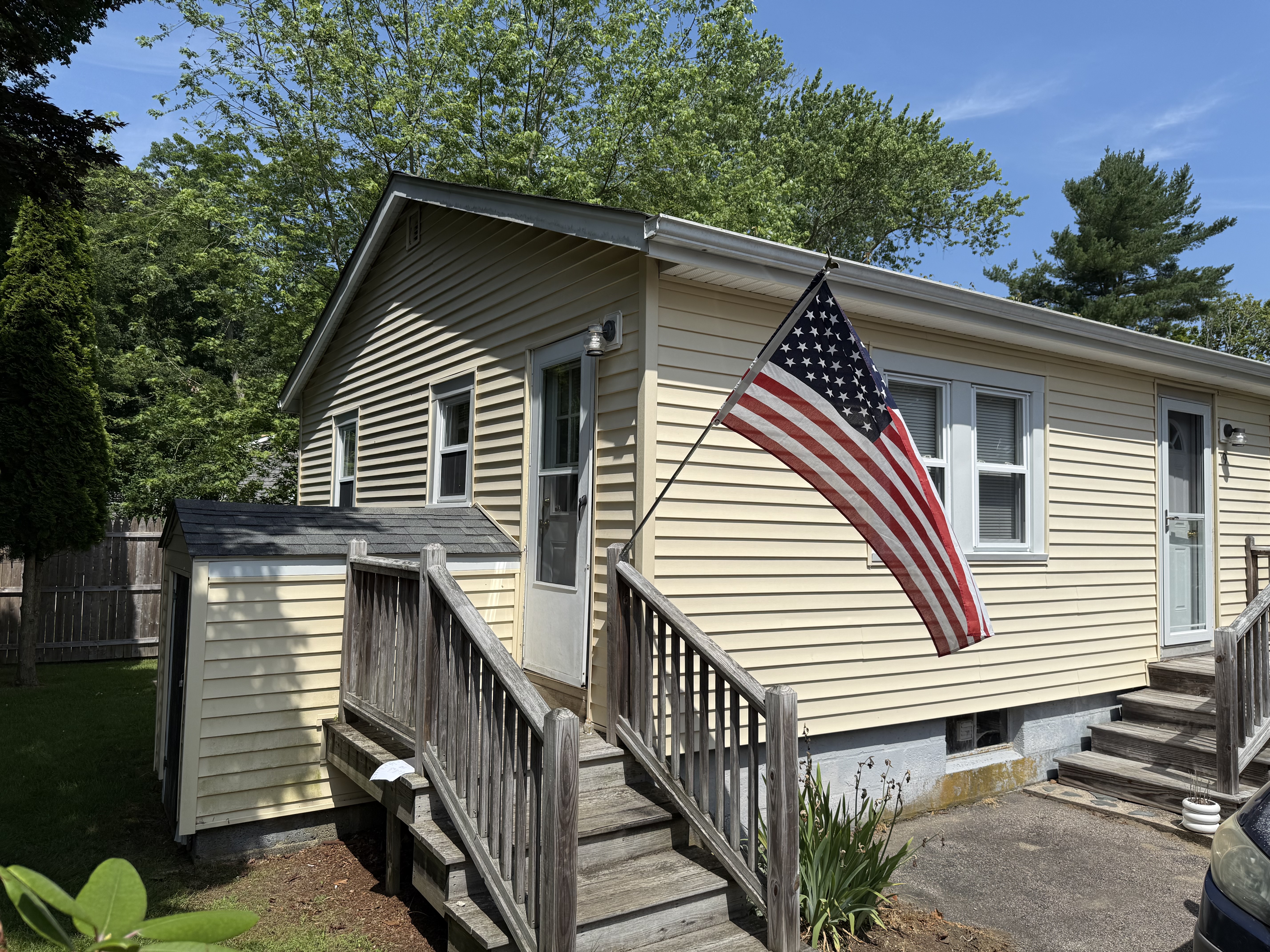 RENTED SEASONAL RENTAL 8/15/2025 – 5/31/2026 19 RIVER AVENUE, SOUTH KINGSTOWN, RI 02879