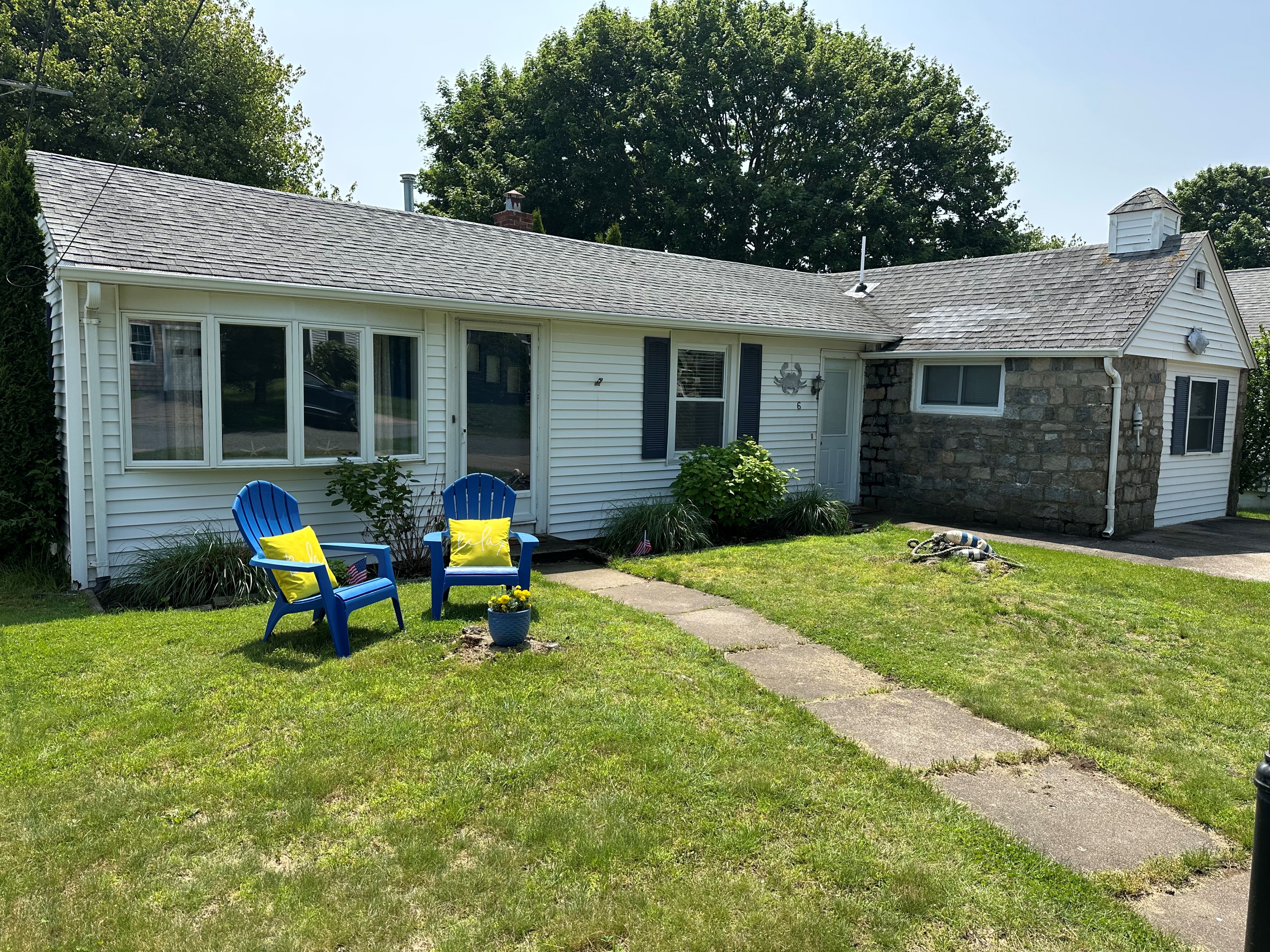 2026 SUMMER VACATION RENTAL 6 FRANCES AVE., NARRAGANSETT, RI $2500 PER WEEK