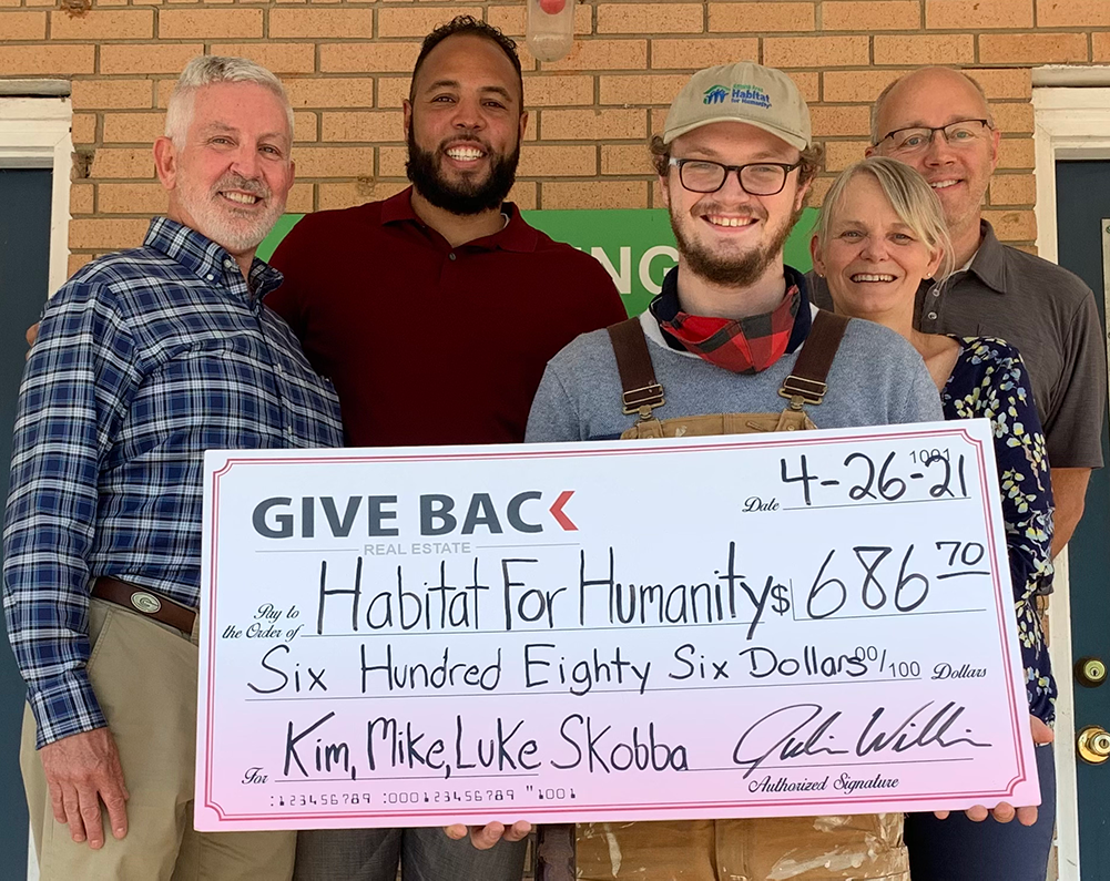 Julian Williams GIVES BACK to the Athens Area Habitat for Humanity