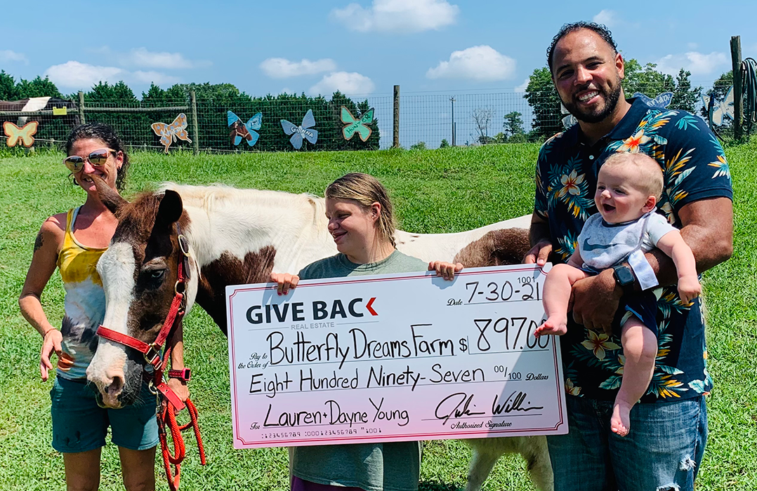 Julian Williams GIVES BACK to Butterfly Dreams Farm